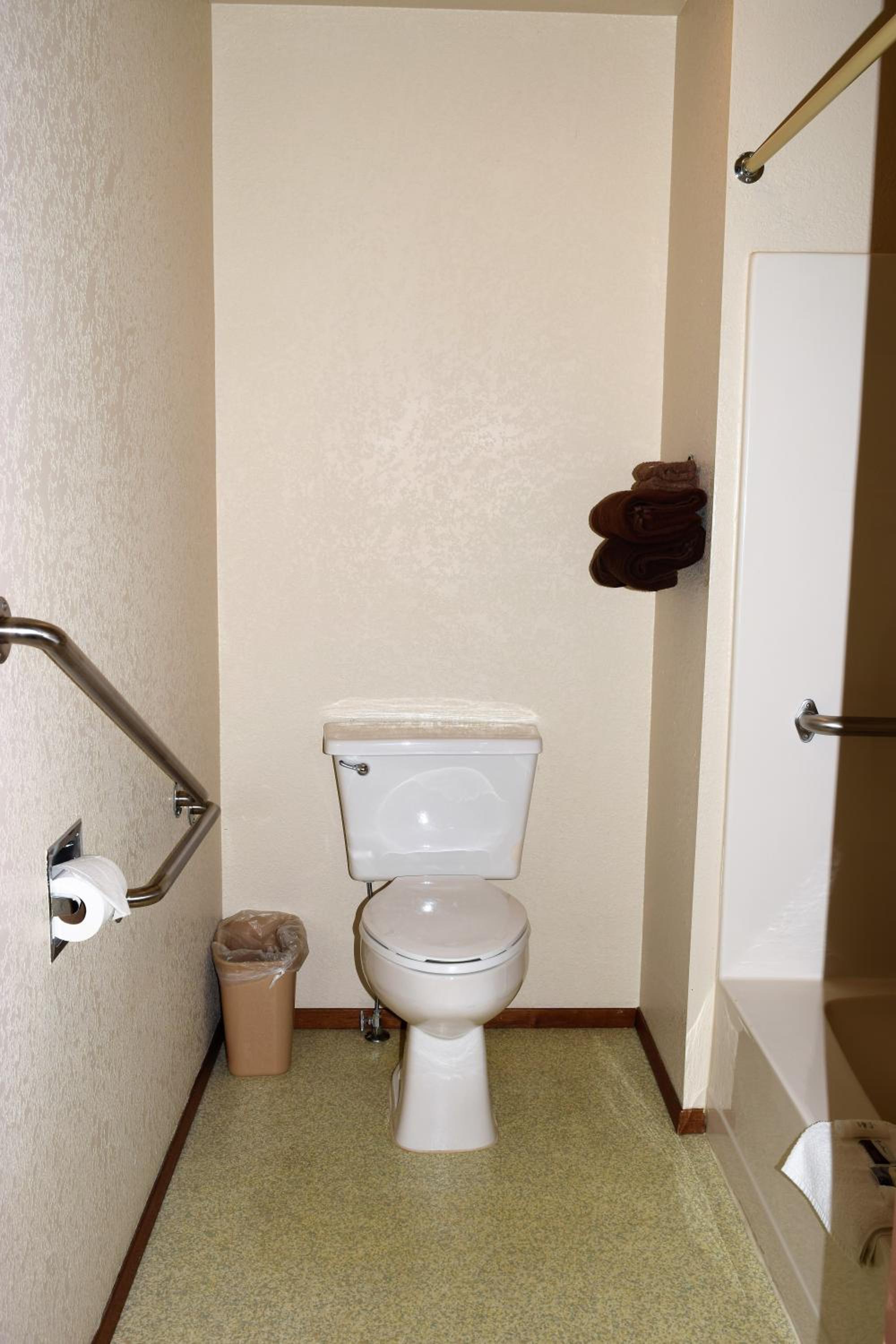 Queen Room - Disability Access
