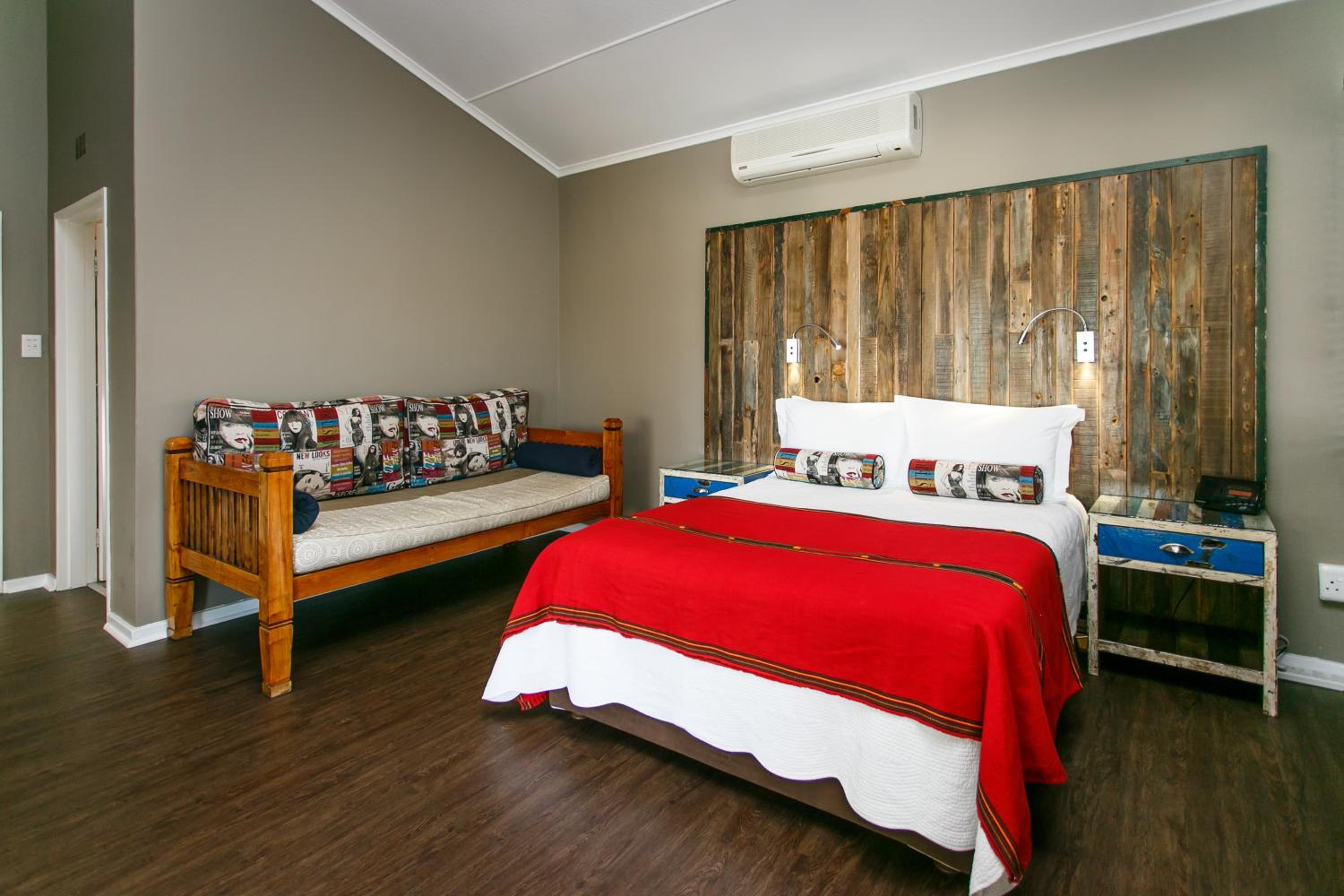 Family Room - Photo 6
