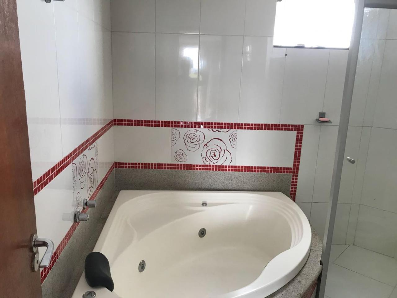 Queen Suite with Spa Bath
