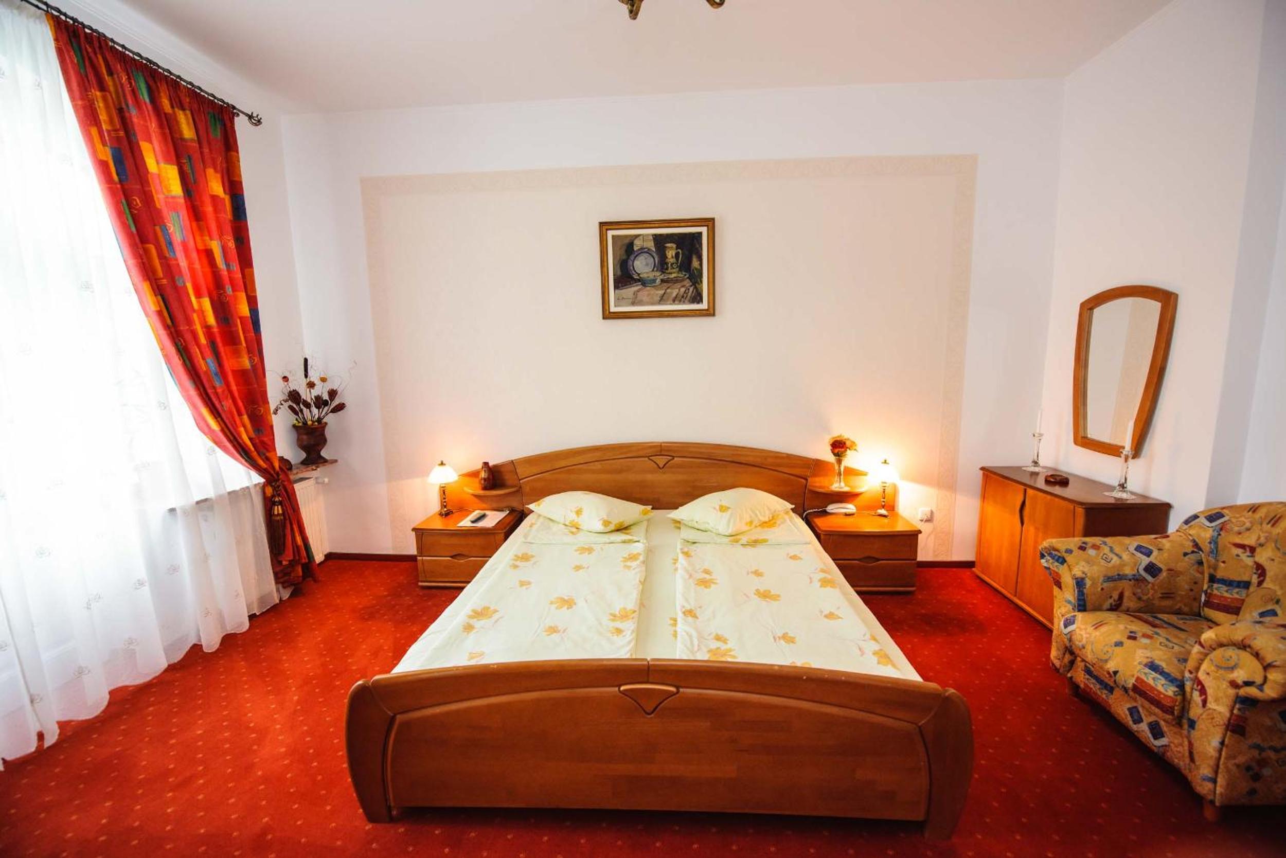 Standard King Room photo 2