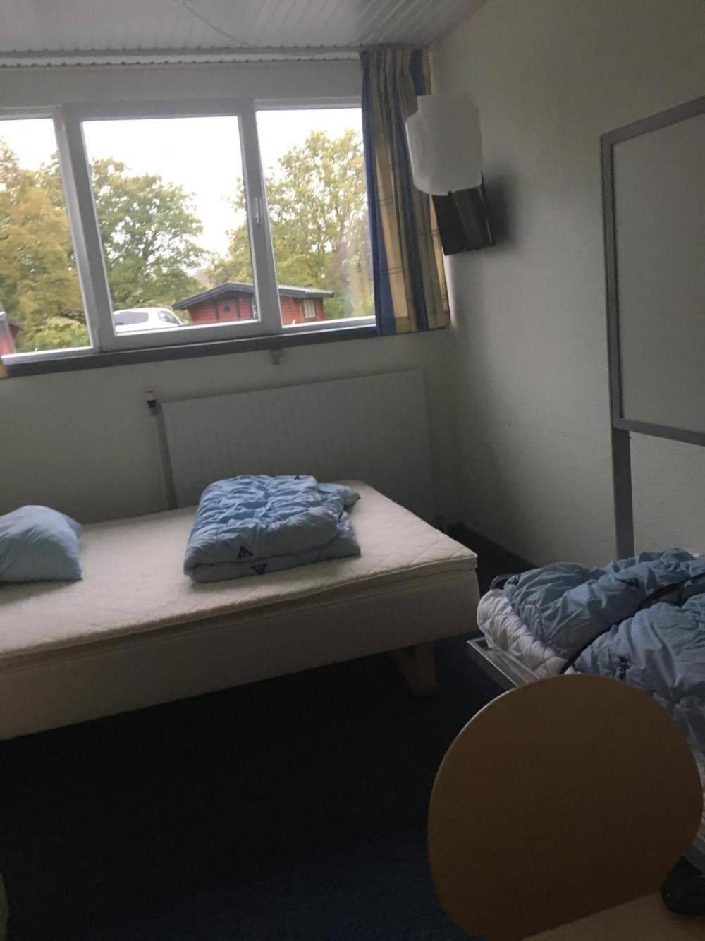 Double or Twin Room with Shared Bathroom photo 1