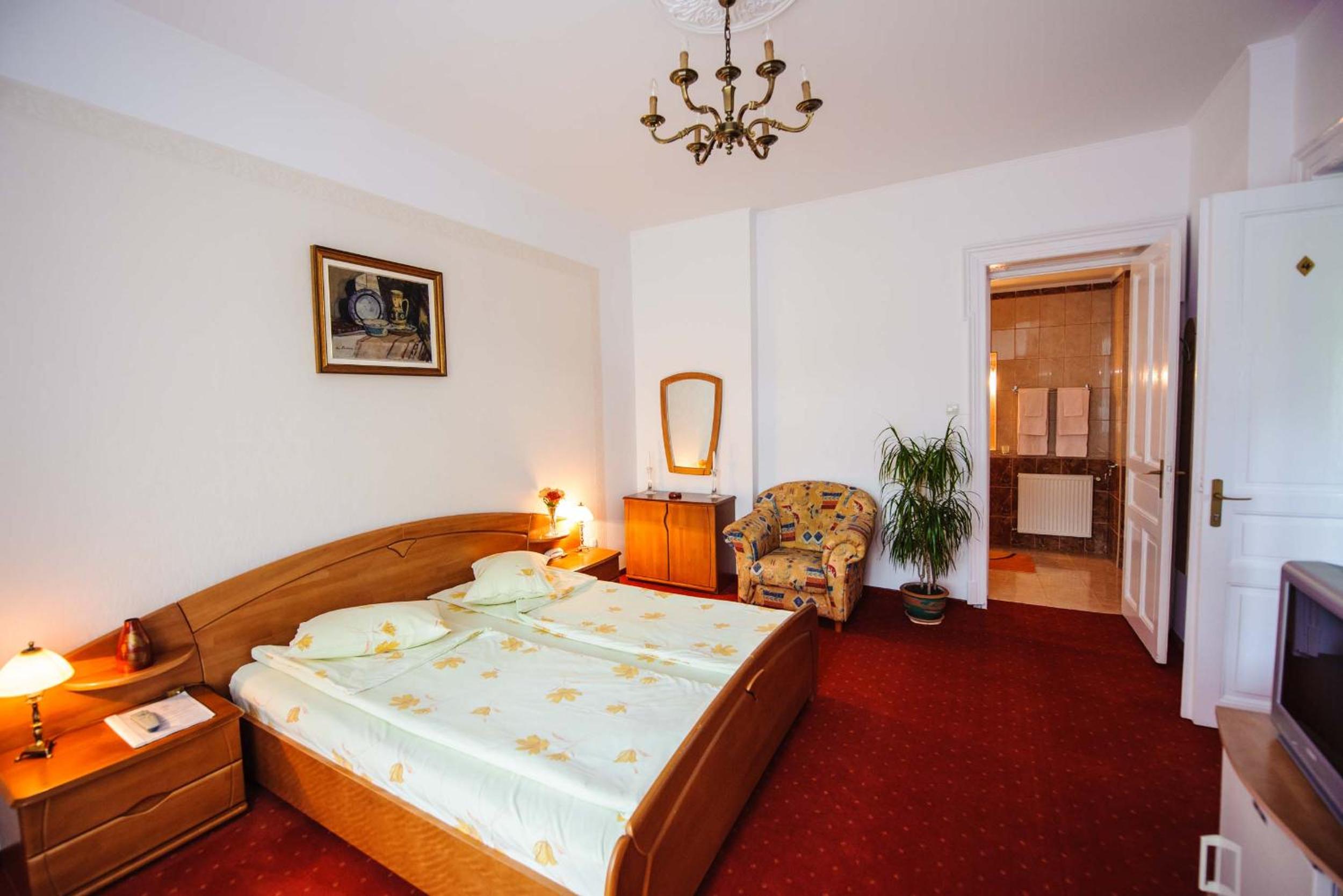Standard King Room photo 3