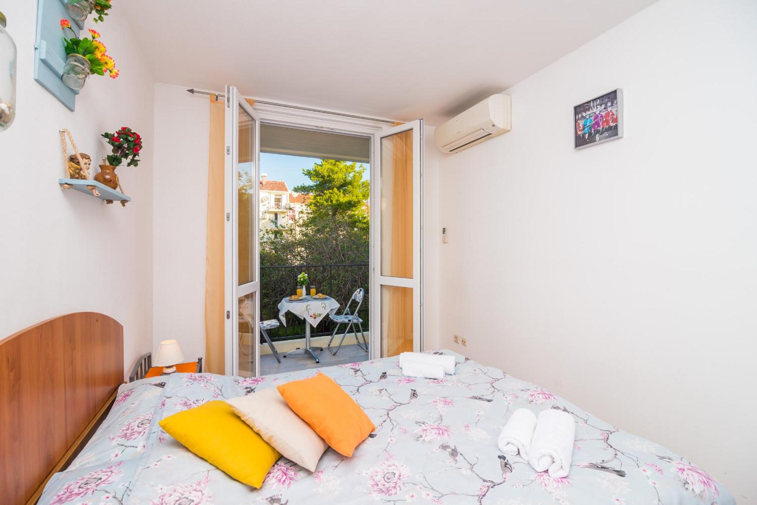 One-Bedroom Apartment with Balcony