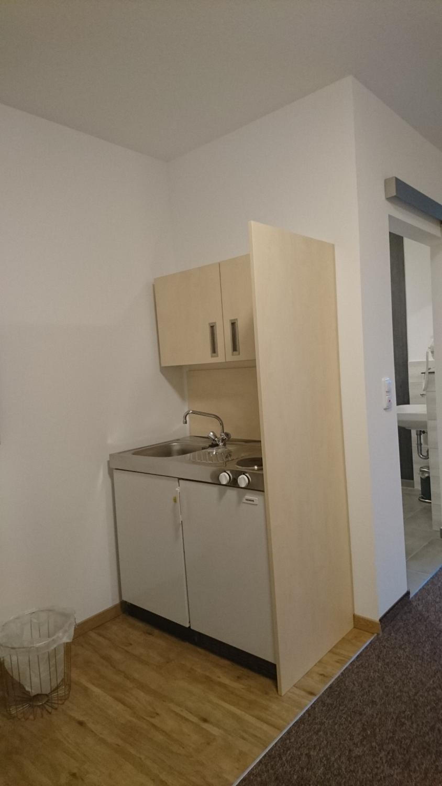 Large Double Room - Photo 2