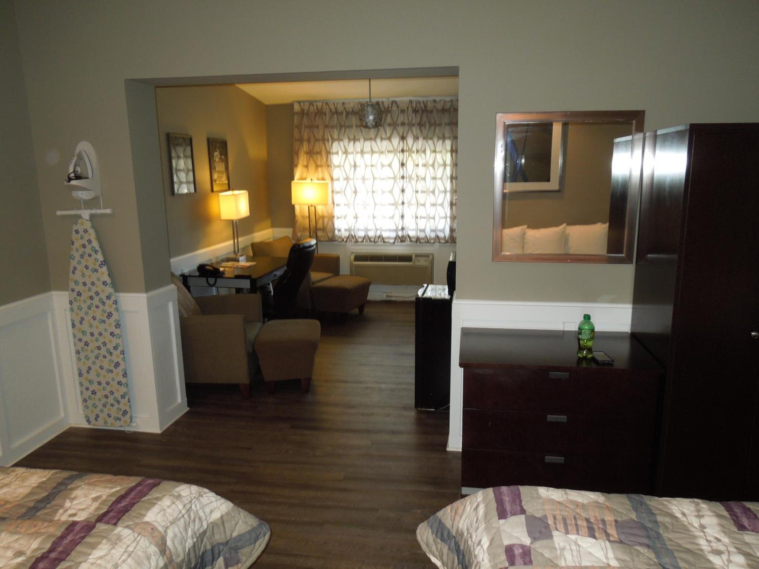 Double Room with Two Double Beds - Non-Smoking - Photo 3