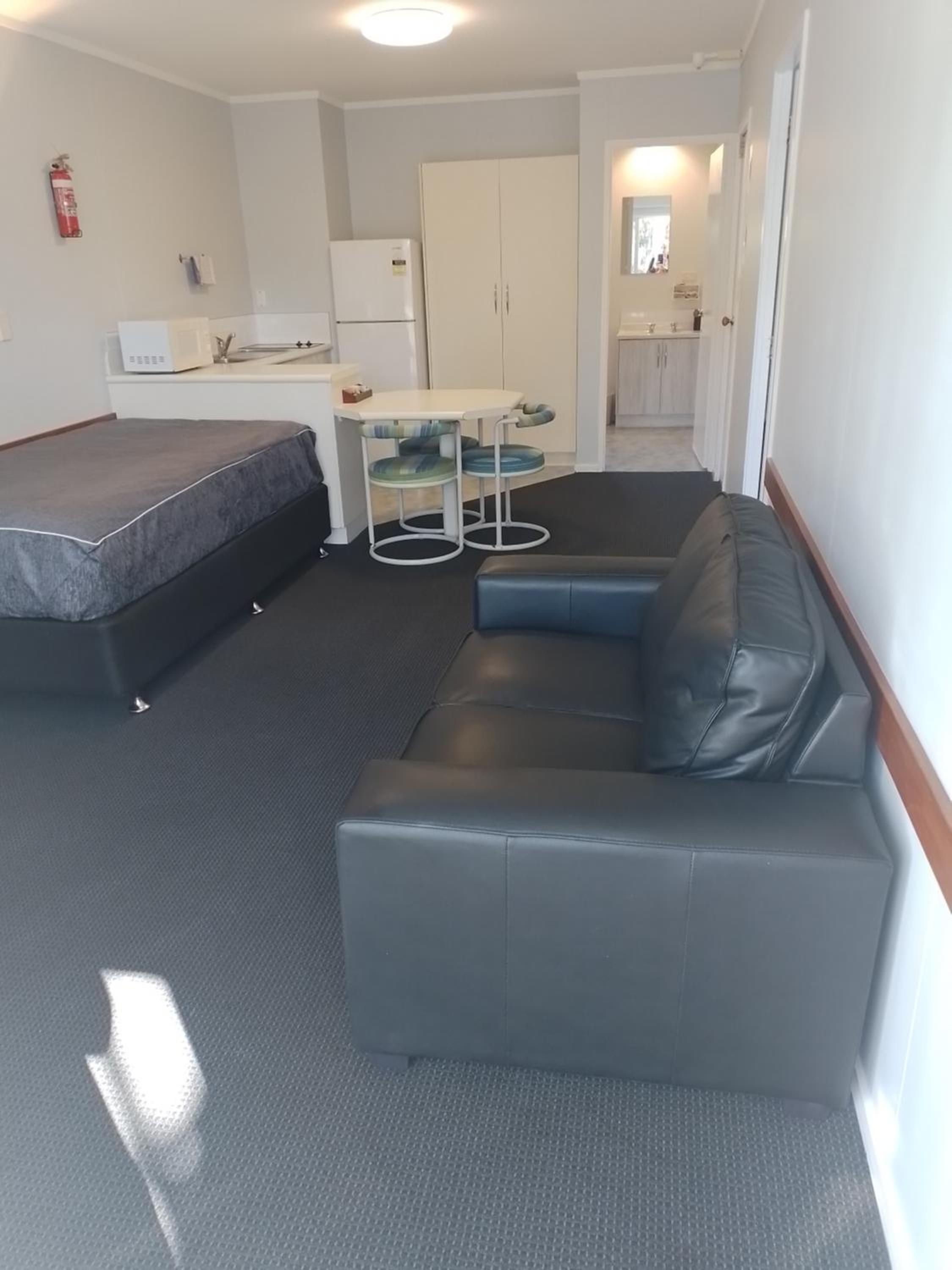 Classic One-Bedroom Apartment with King Bed