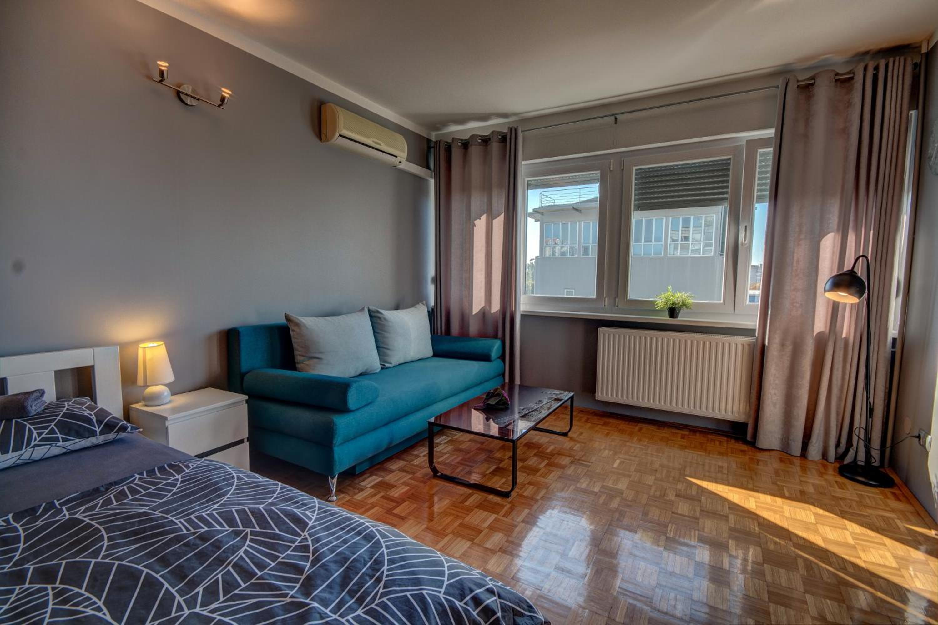 One-Bedroom Apartment