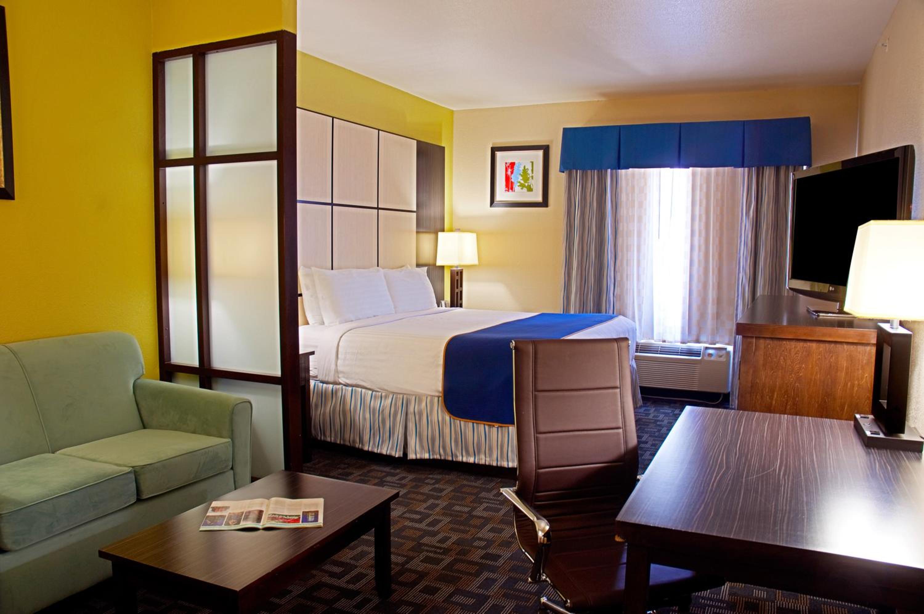 Business King Room - Non-Smoking - Photo 1