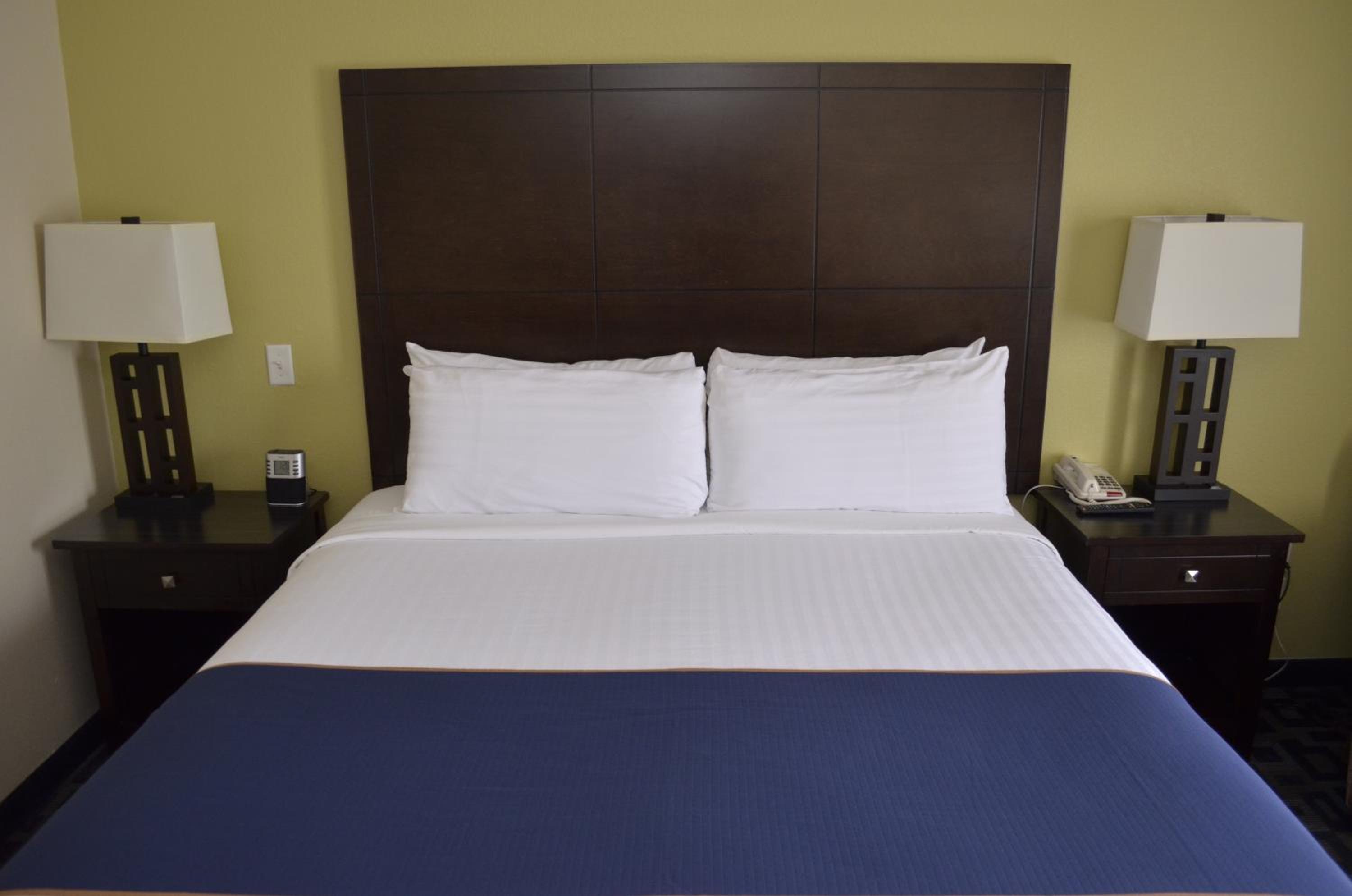 Business King Room - Non-Smoking - Photo 2