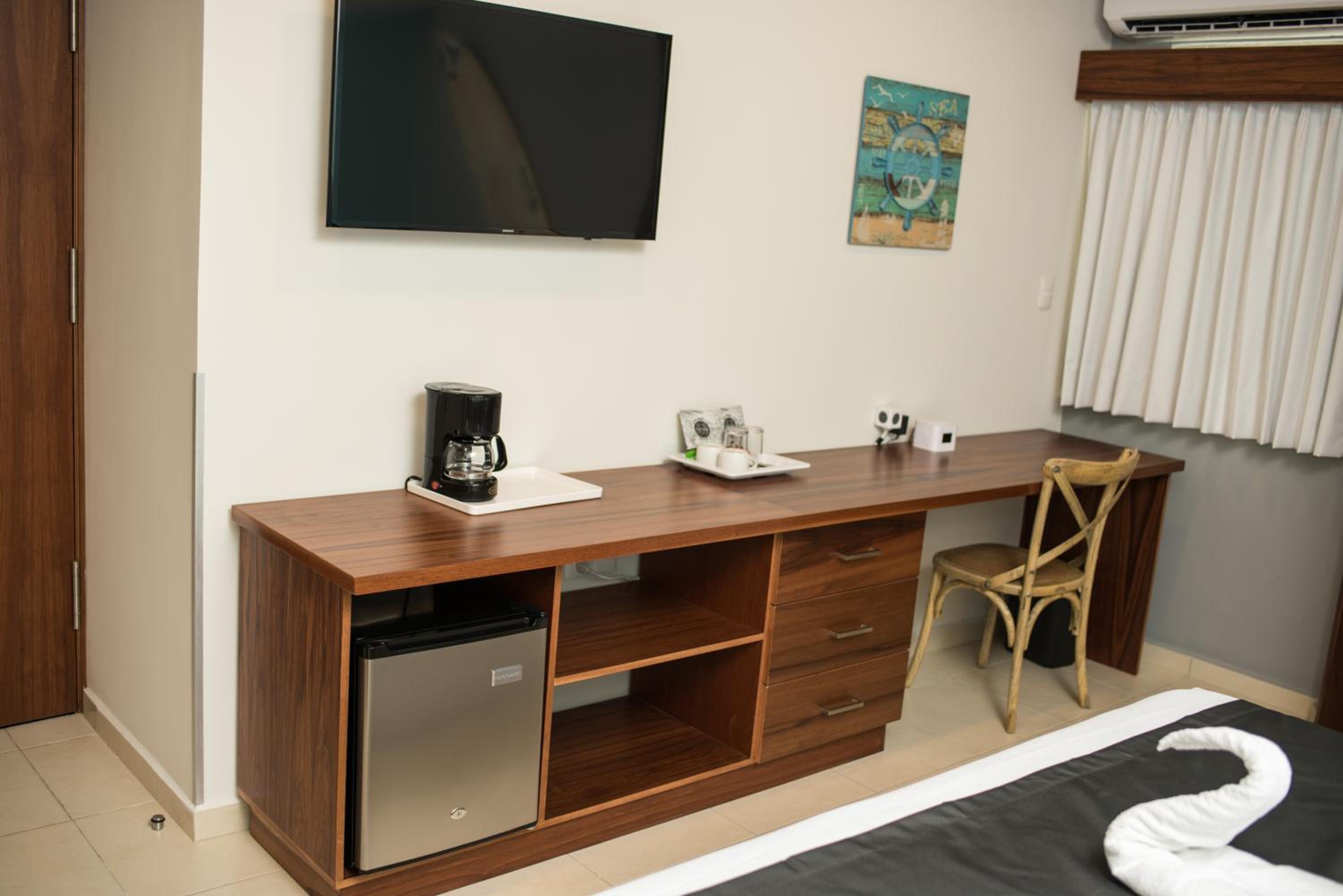 Deluxe King Room photo 3