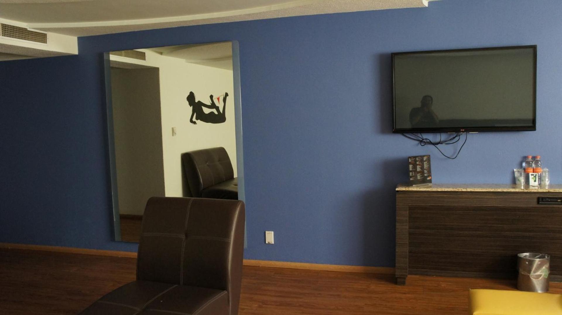 Deluxe Junior Suite photo 3