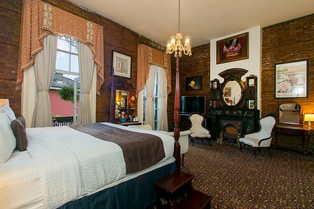 Deluxe King Room with Balcony