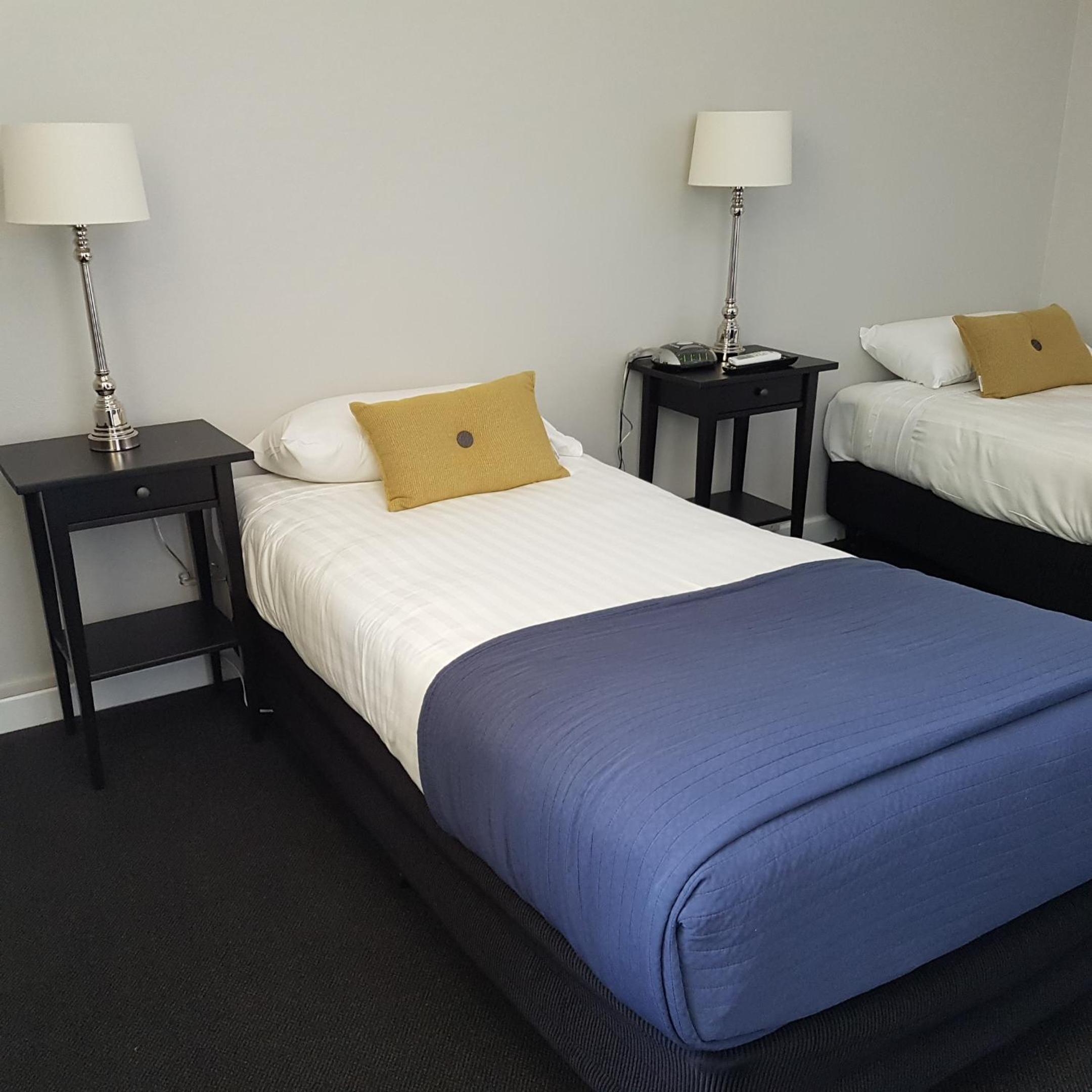 Standard Twin Room with Shared Bathroom photo 3