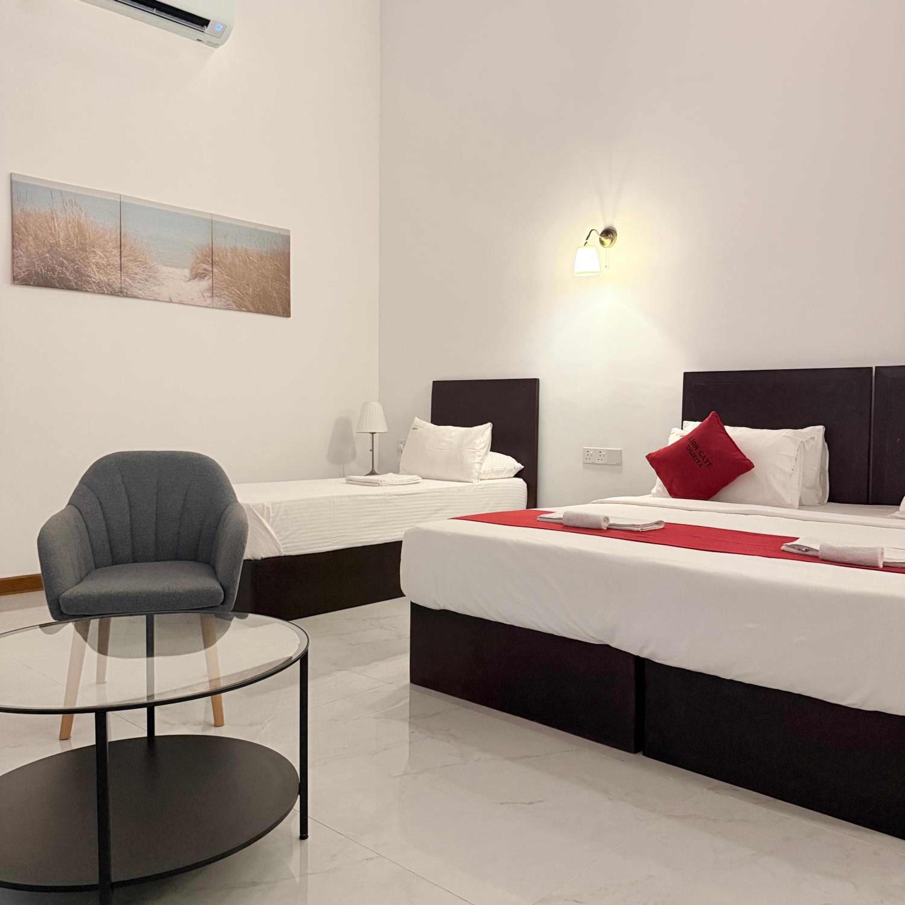Deluxe Family Suite photo 3