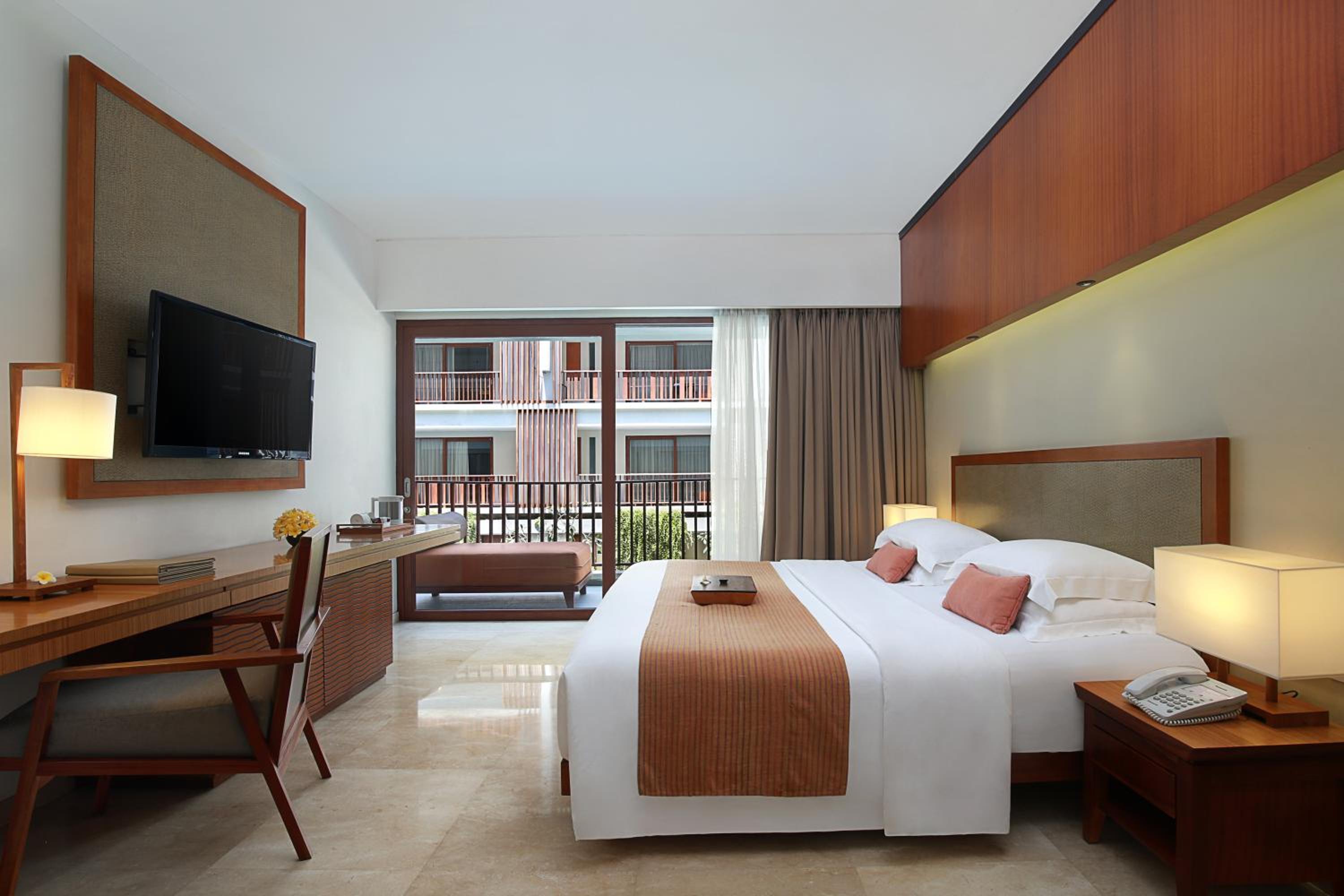 Deluxe Room Pool View Double Bed with One-Time Mini-bar