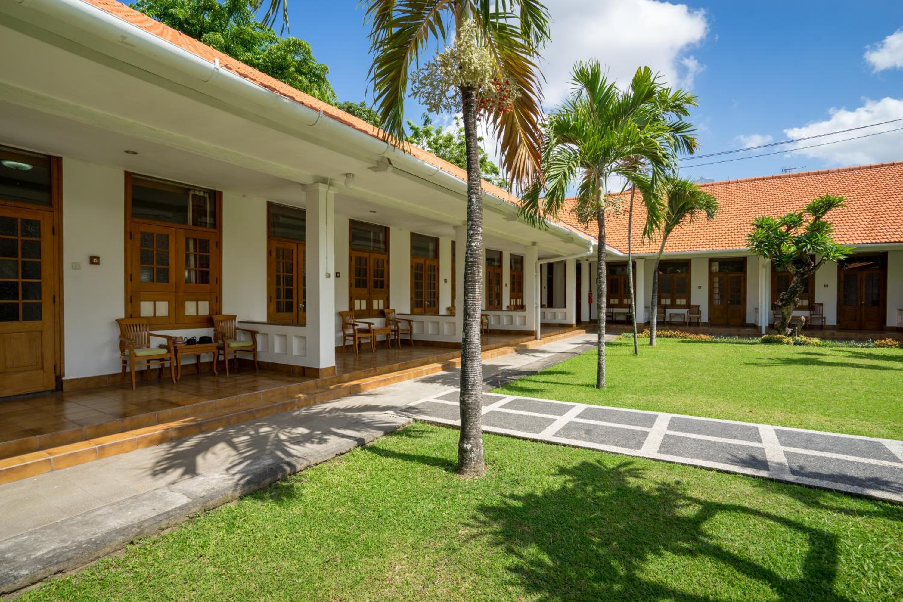 Standard Twin Room with Garden View - Photo 5