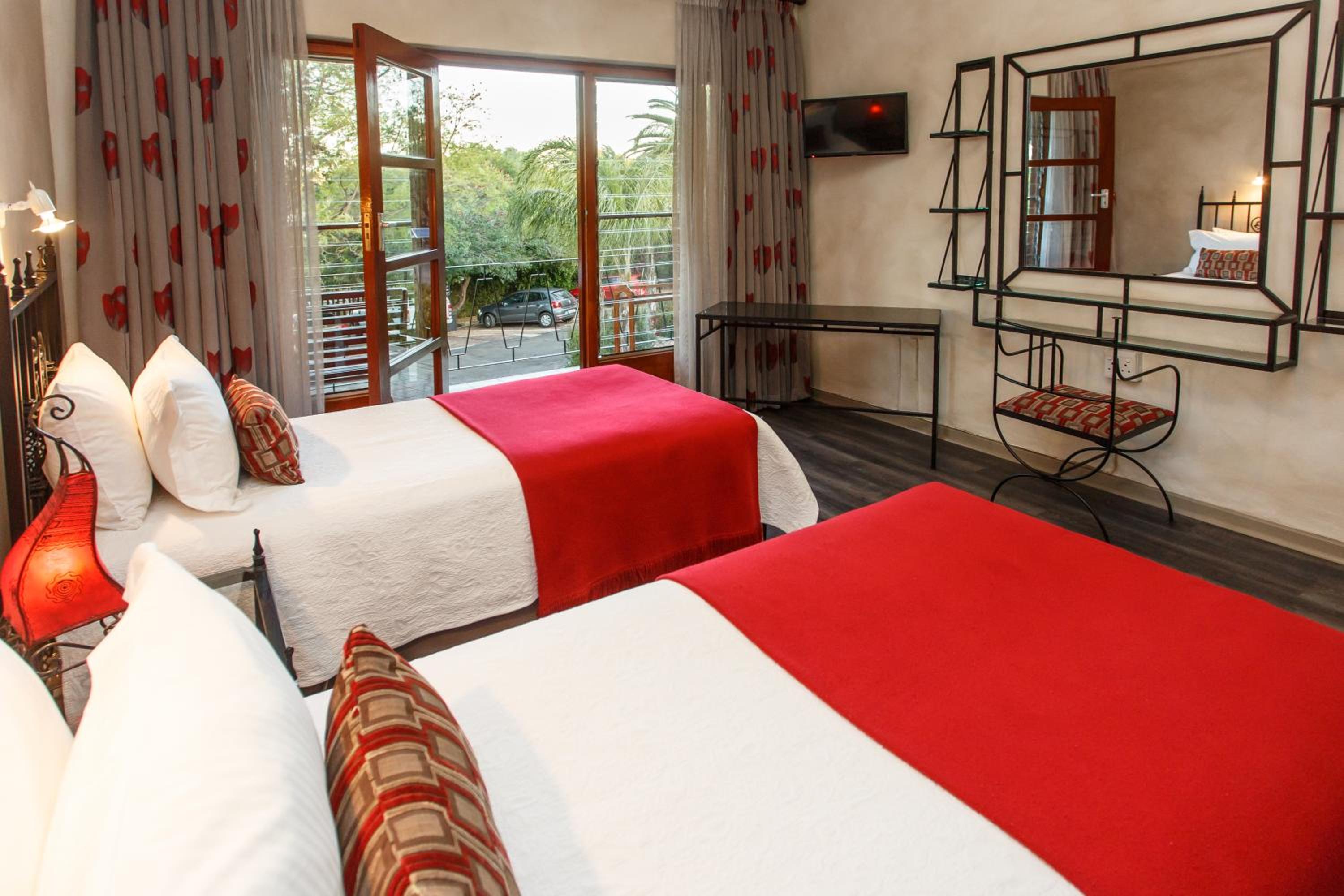 Twin Room - Photo 6