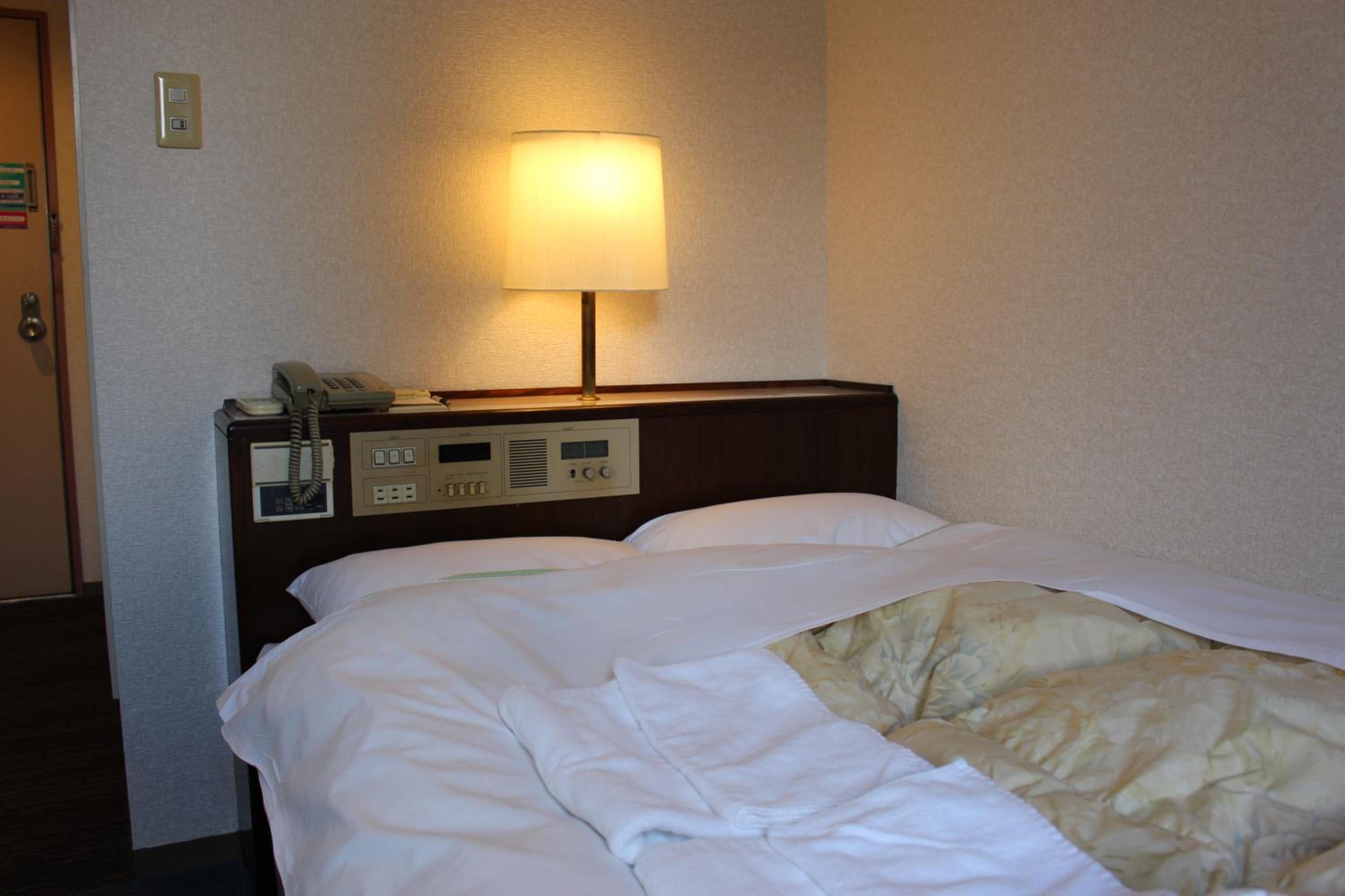 Double Room with Small Double Bed - Smoking - Photo 4