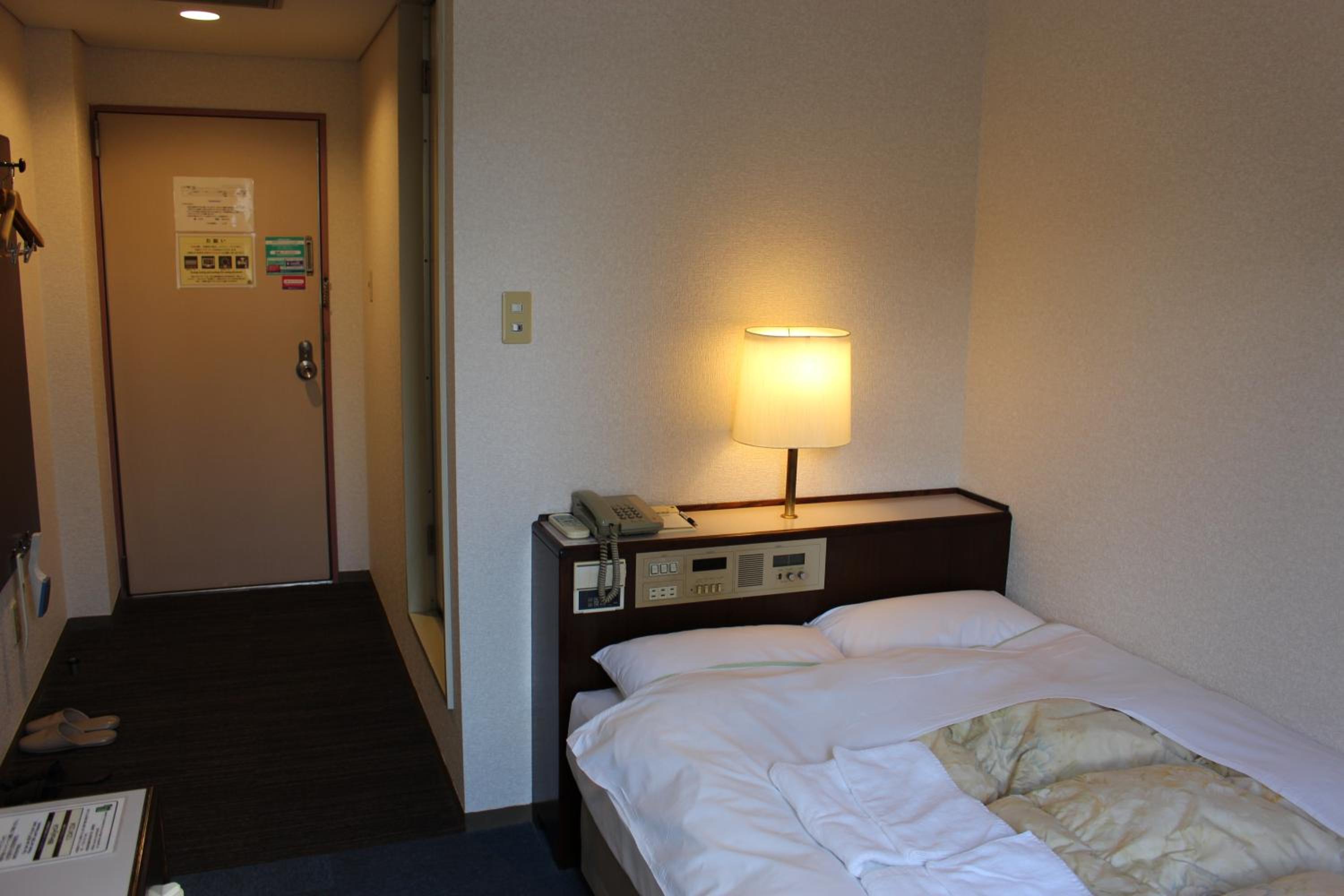 Double Room with Small Double Bed - Smoking - Photo 1