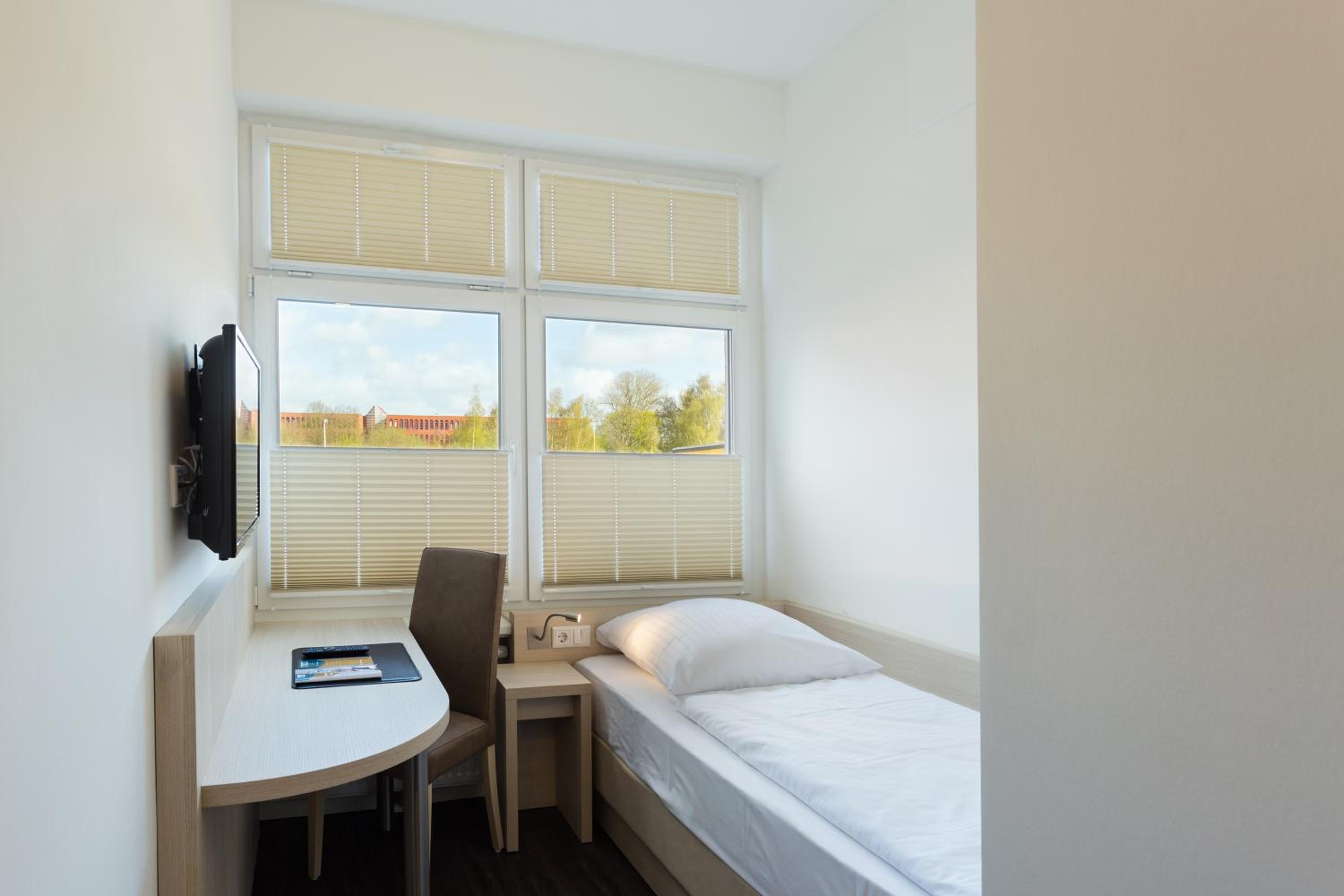 Small Single Room photo 1