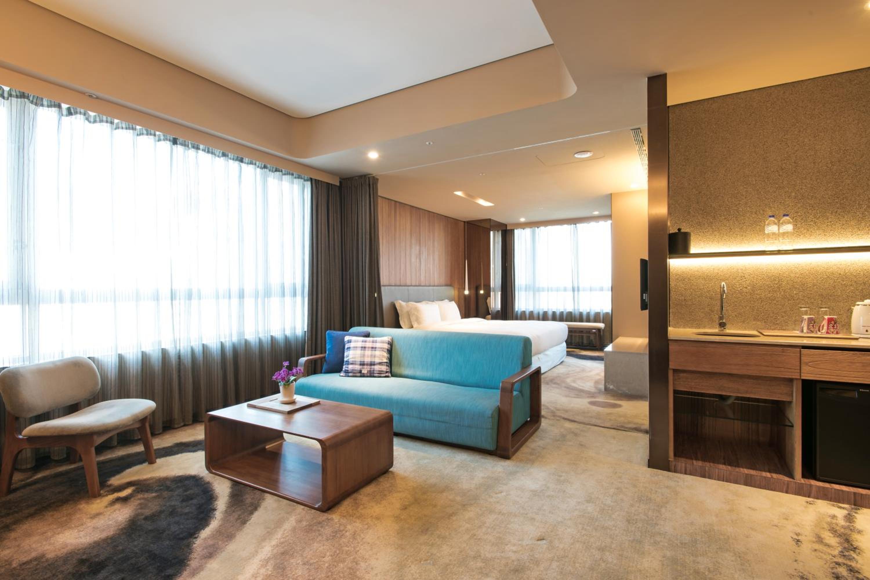 Fresh Marvelous Suite High Floor thumbnail 5
