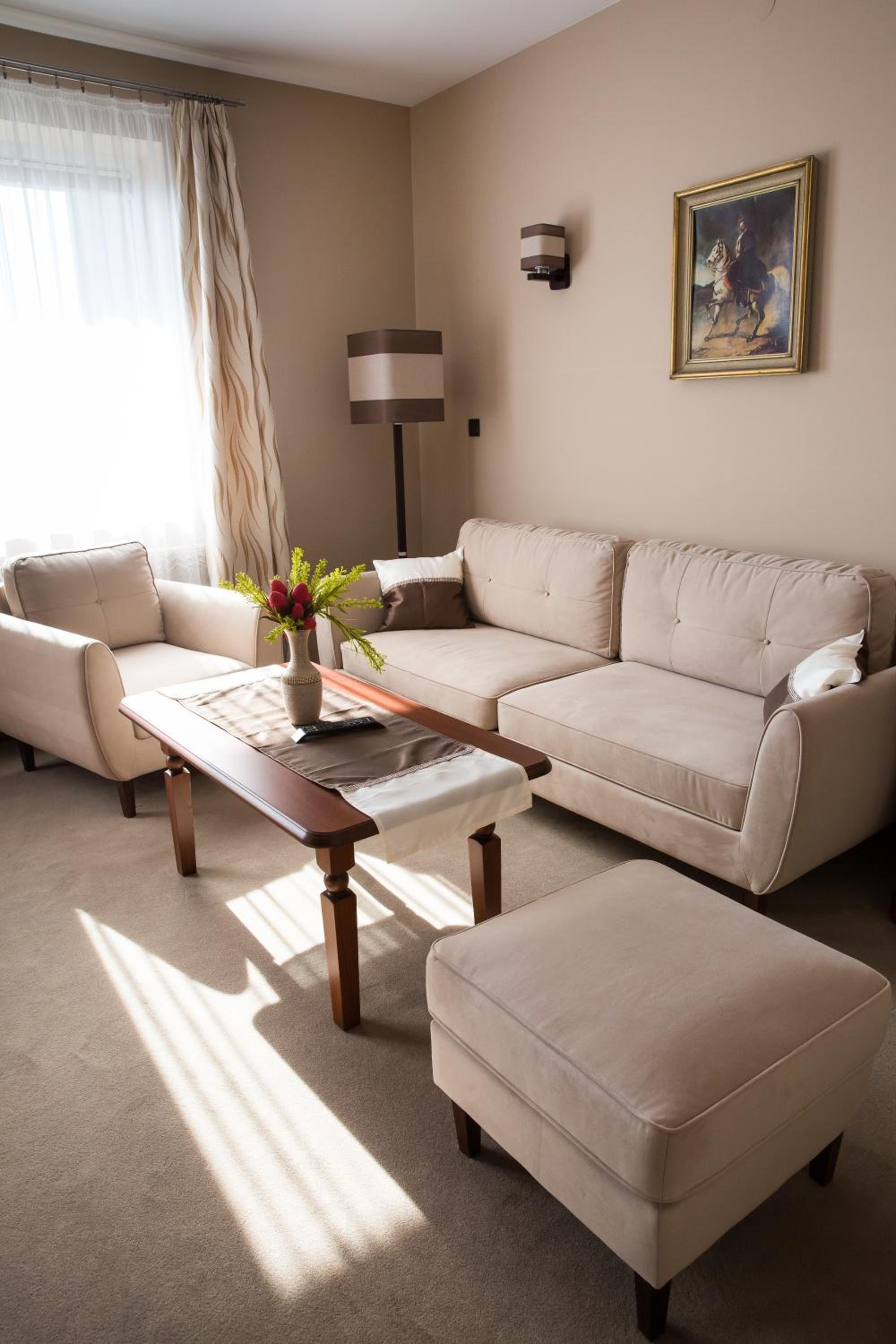 King Studio with Sofa Bed - Photo 5