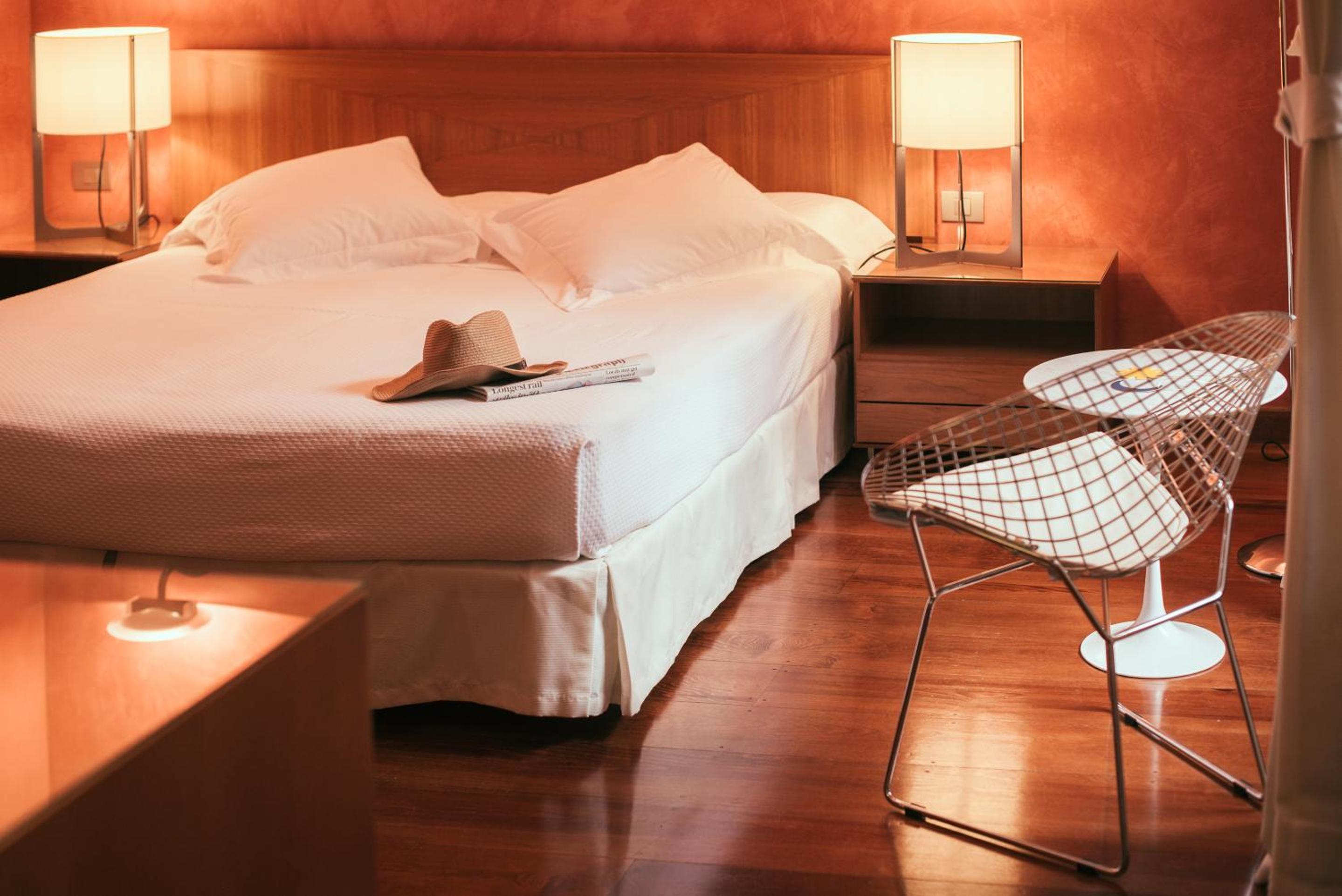 Double Room thumbnail 6
