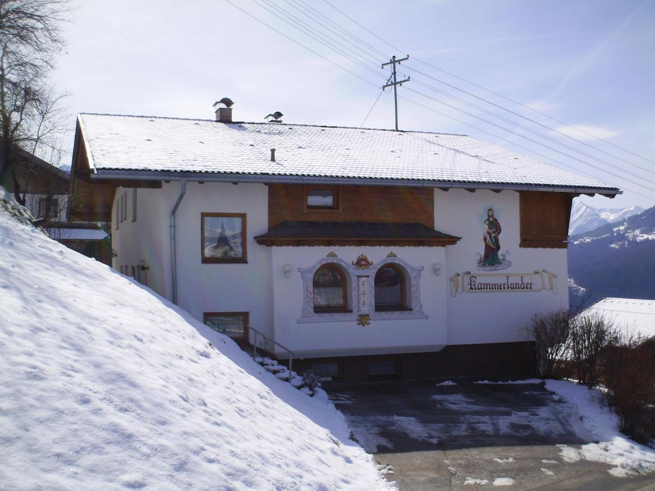 Apartment with Mountain View (2-5 Adults) photo 3
