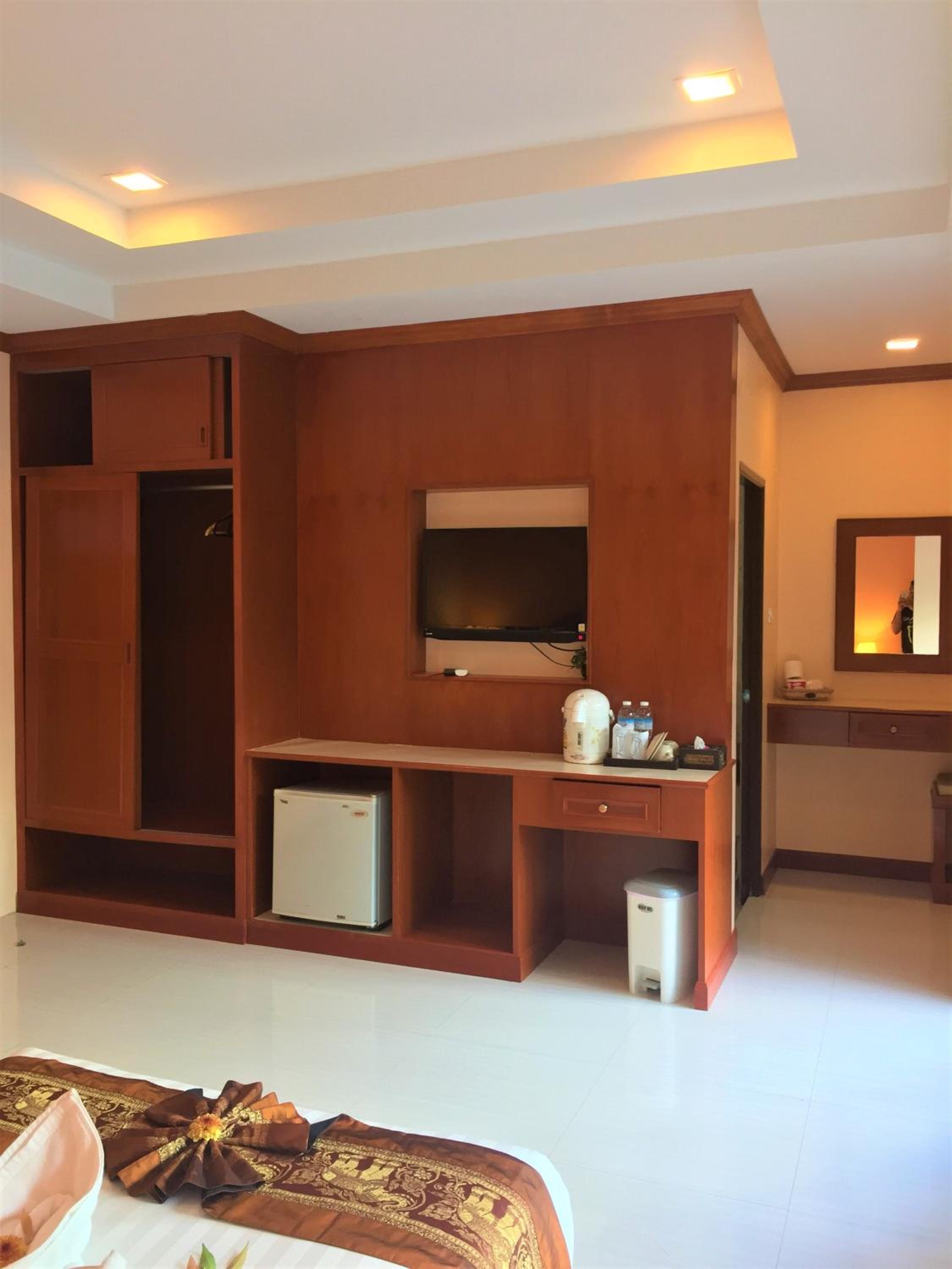 Superior Family Room photo 1