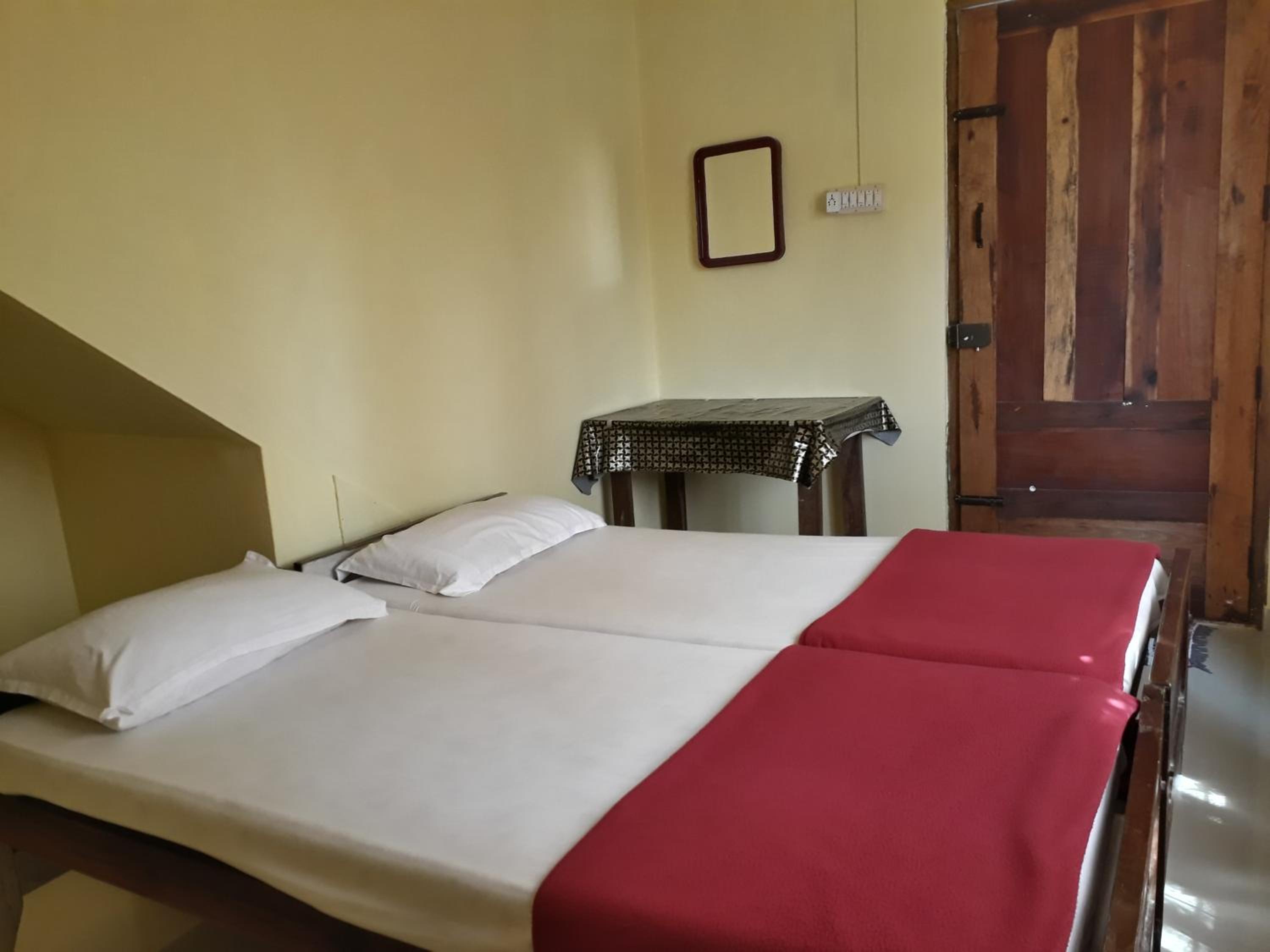 Budget Double Room photo 2