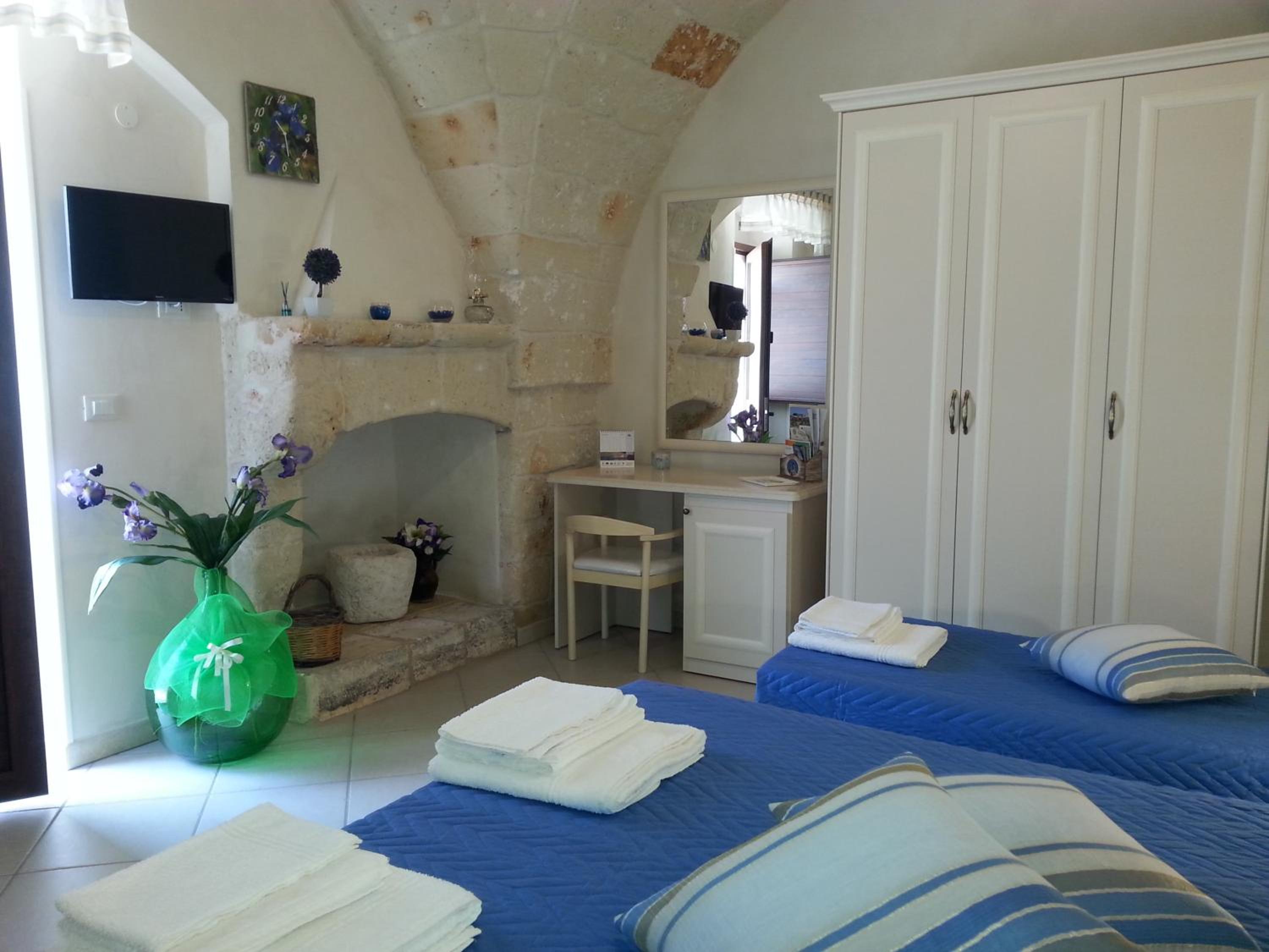 Triple Room with Private Bathroom photo 3