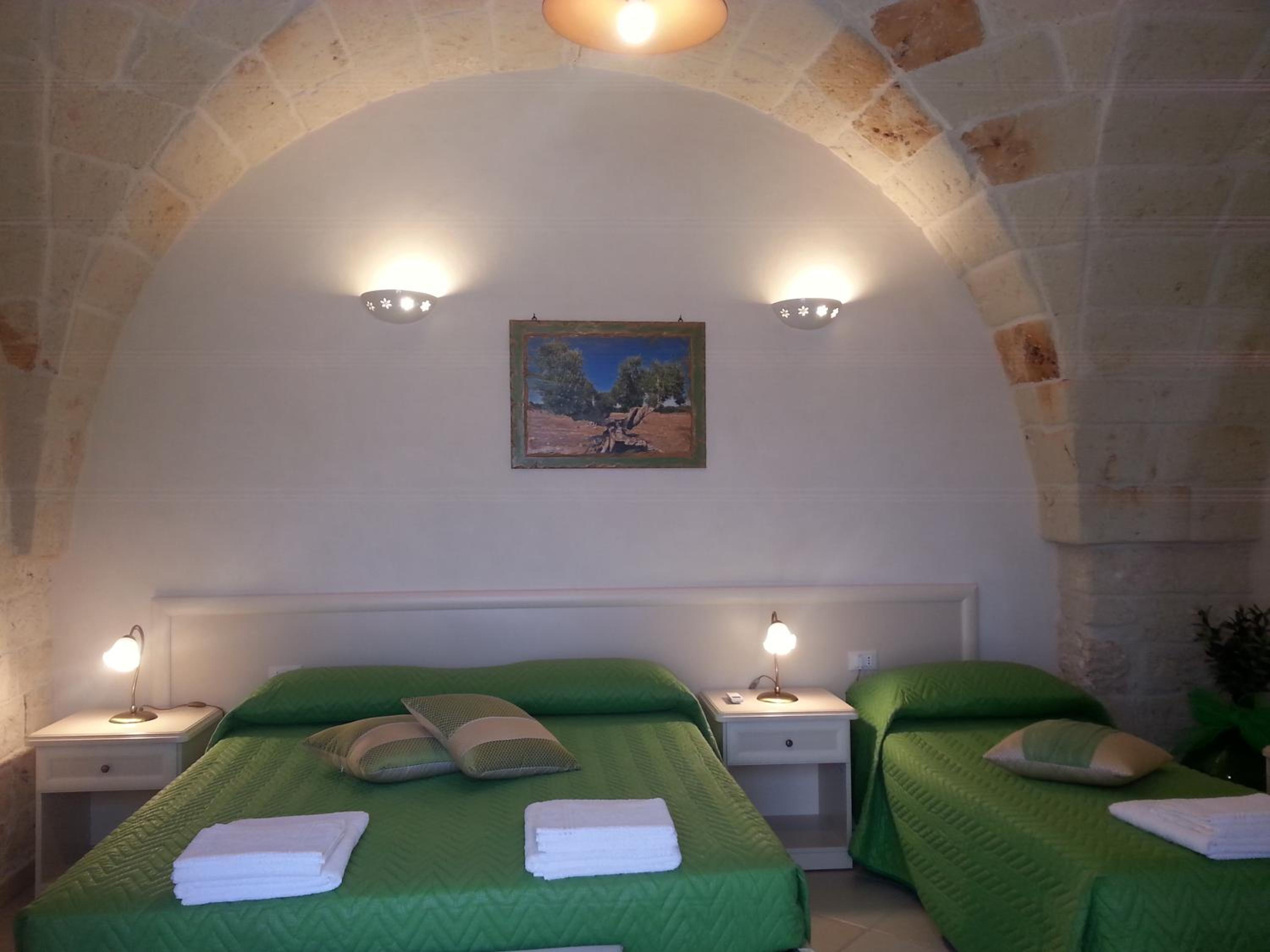 Triple Room with Private Bathroom - Photo 2