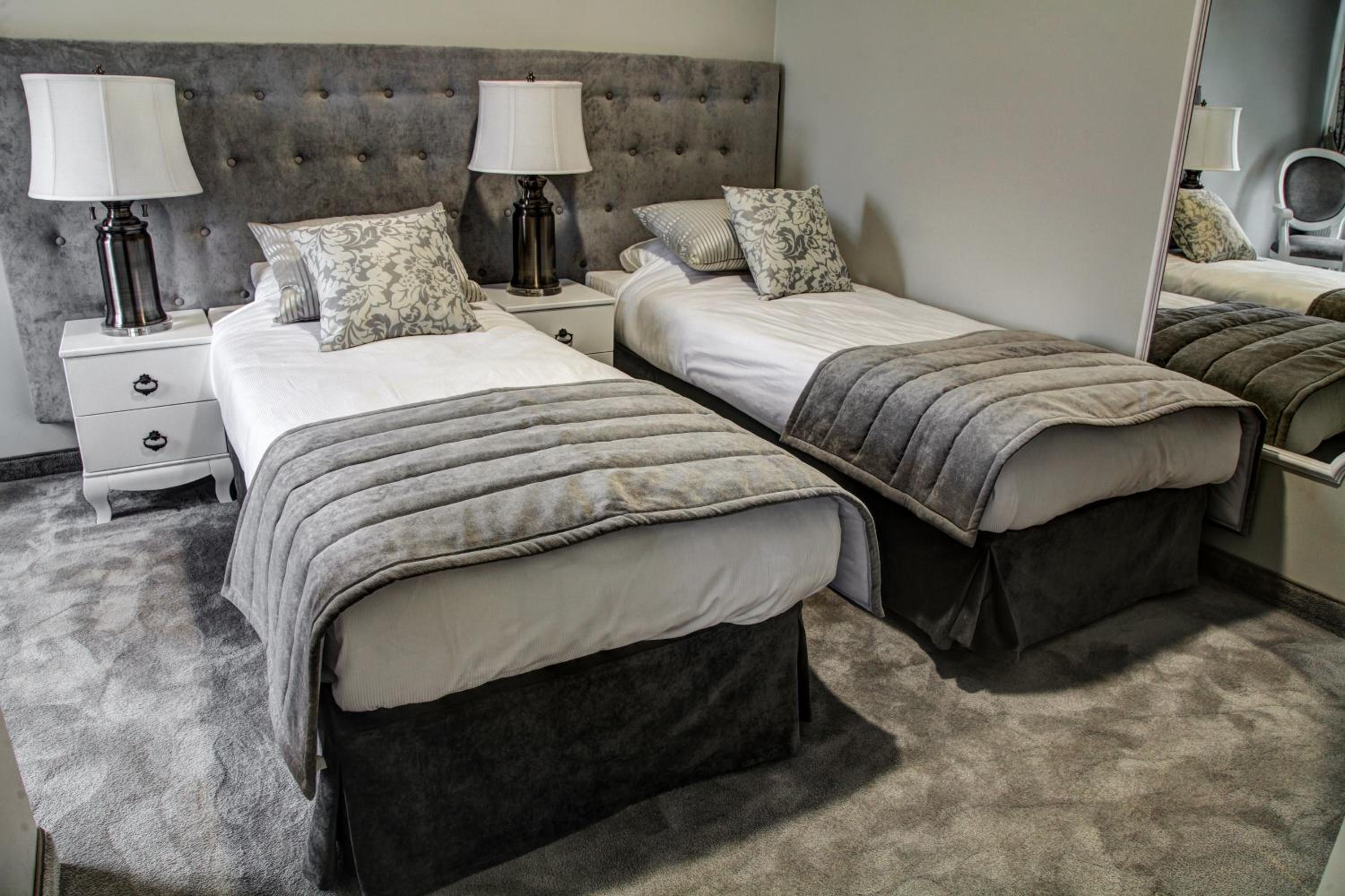 Deluxe Double or Twin Room photo 2
