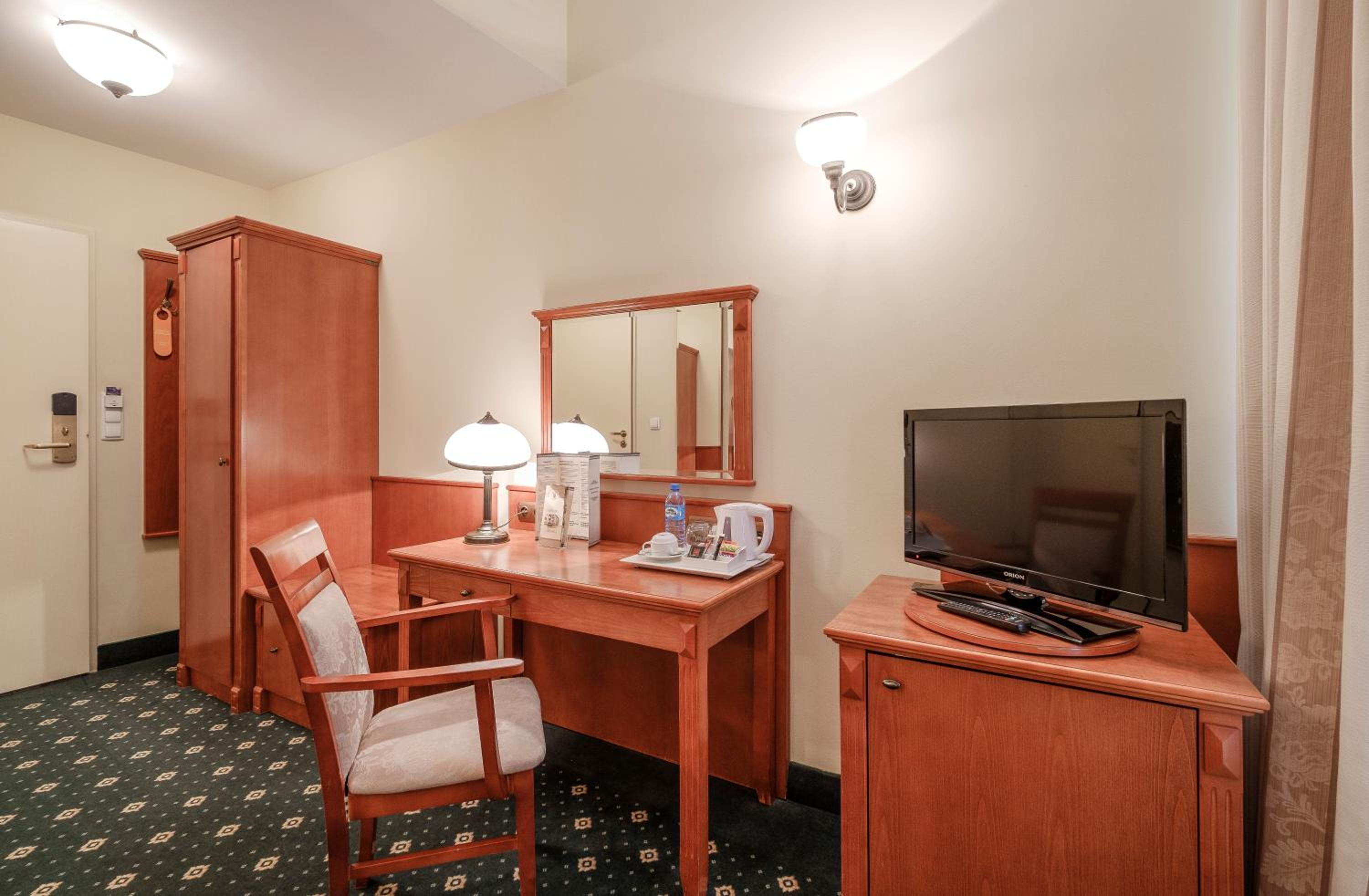Double Room - Photo 5