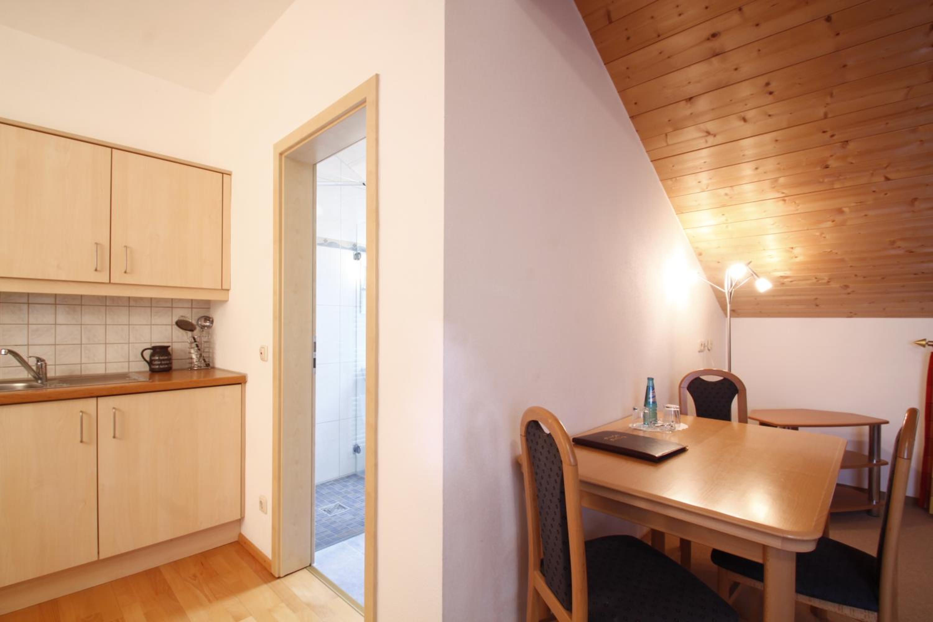 Apartment with Balcony for Single Use photo 3