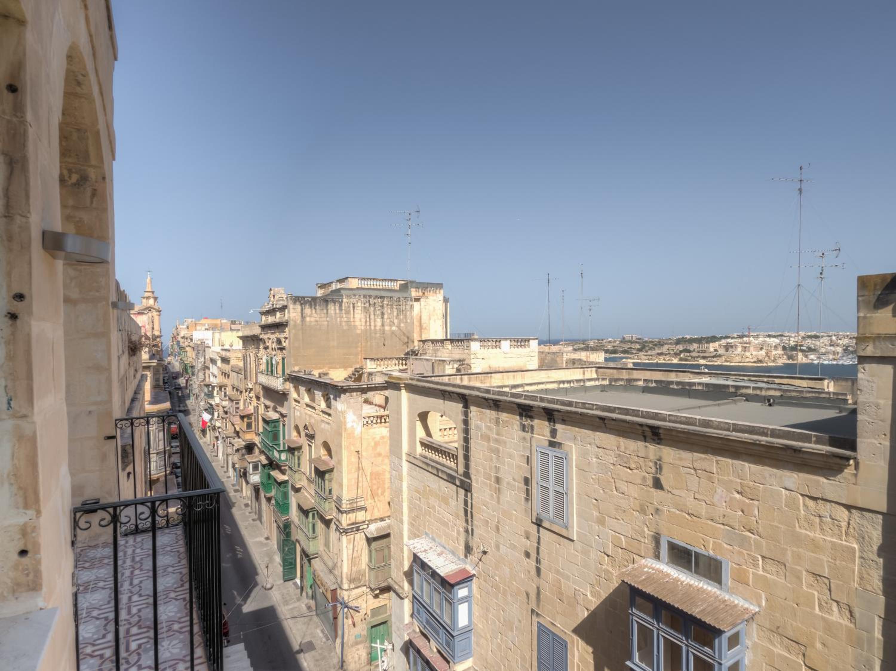 Double Room with Balcony and Partial Sea View