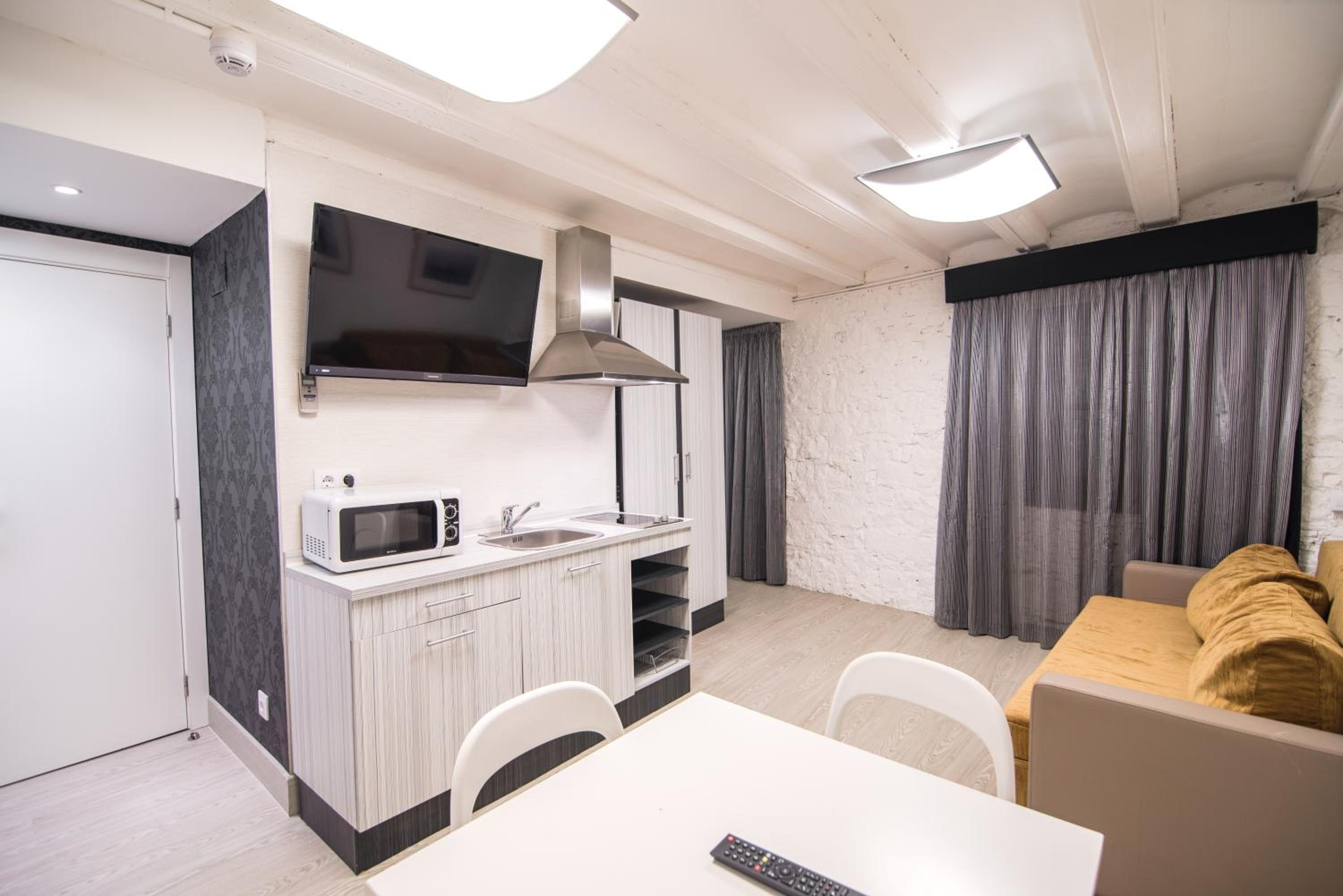 Apartment (6 Adults) photo 3