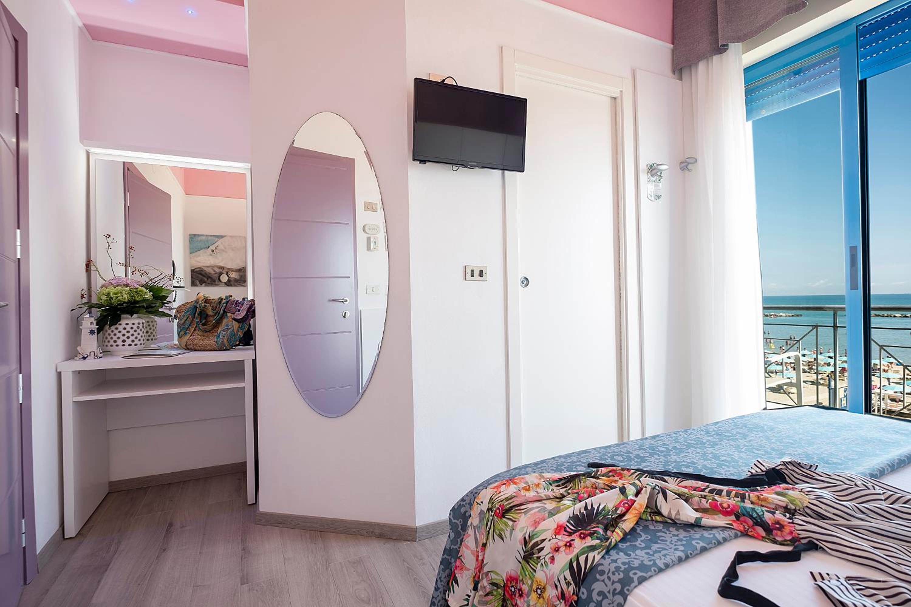 Small Double Room with Sea View photo 3