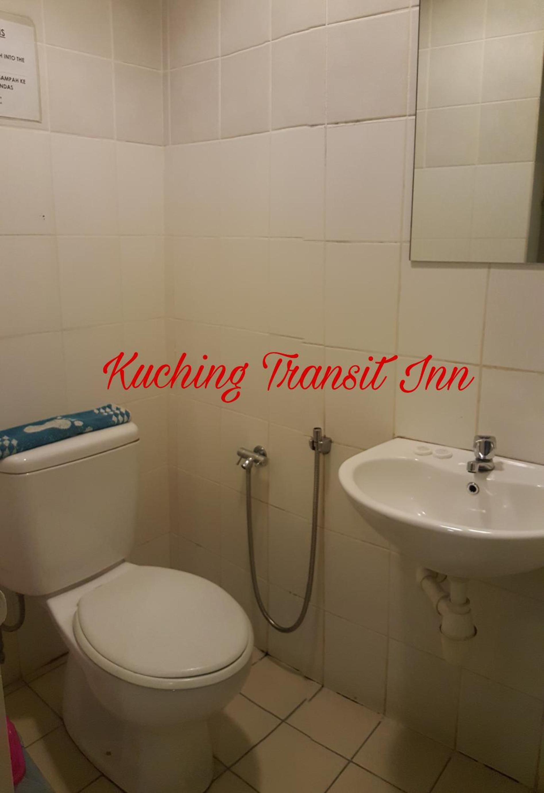 Double Room (with window) - Photo 5
