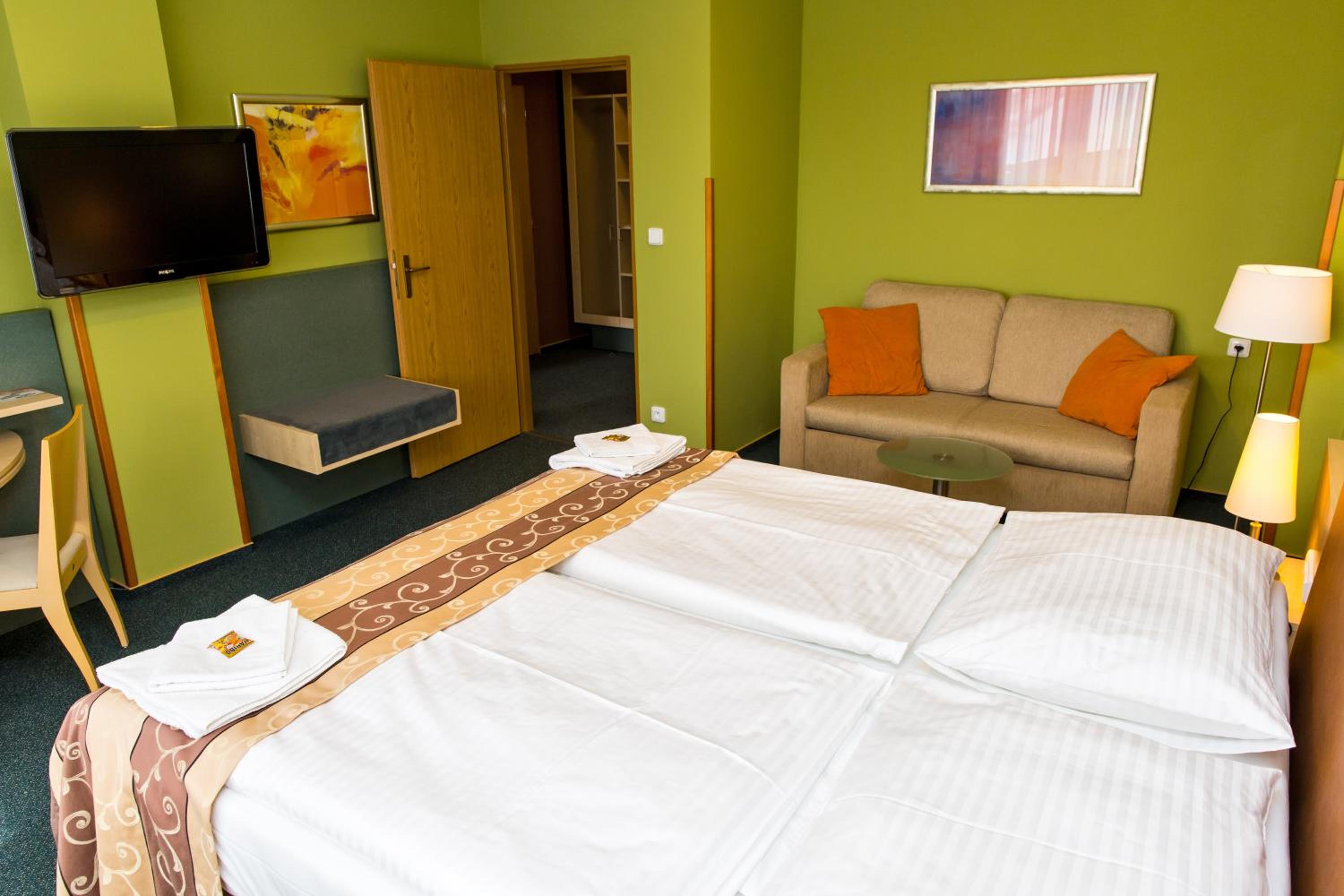 Delux Family Suite photo 1
