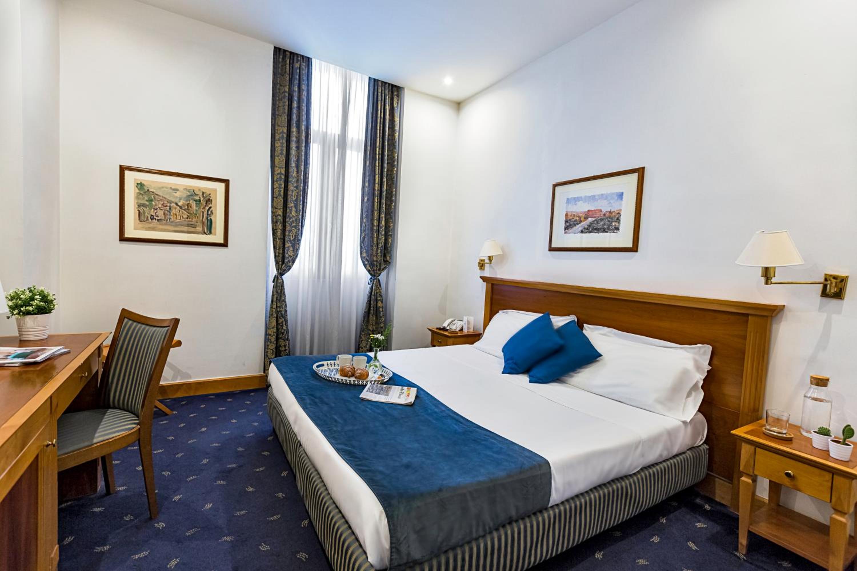 Double Room thumbnail 5