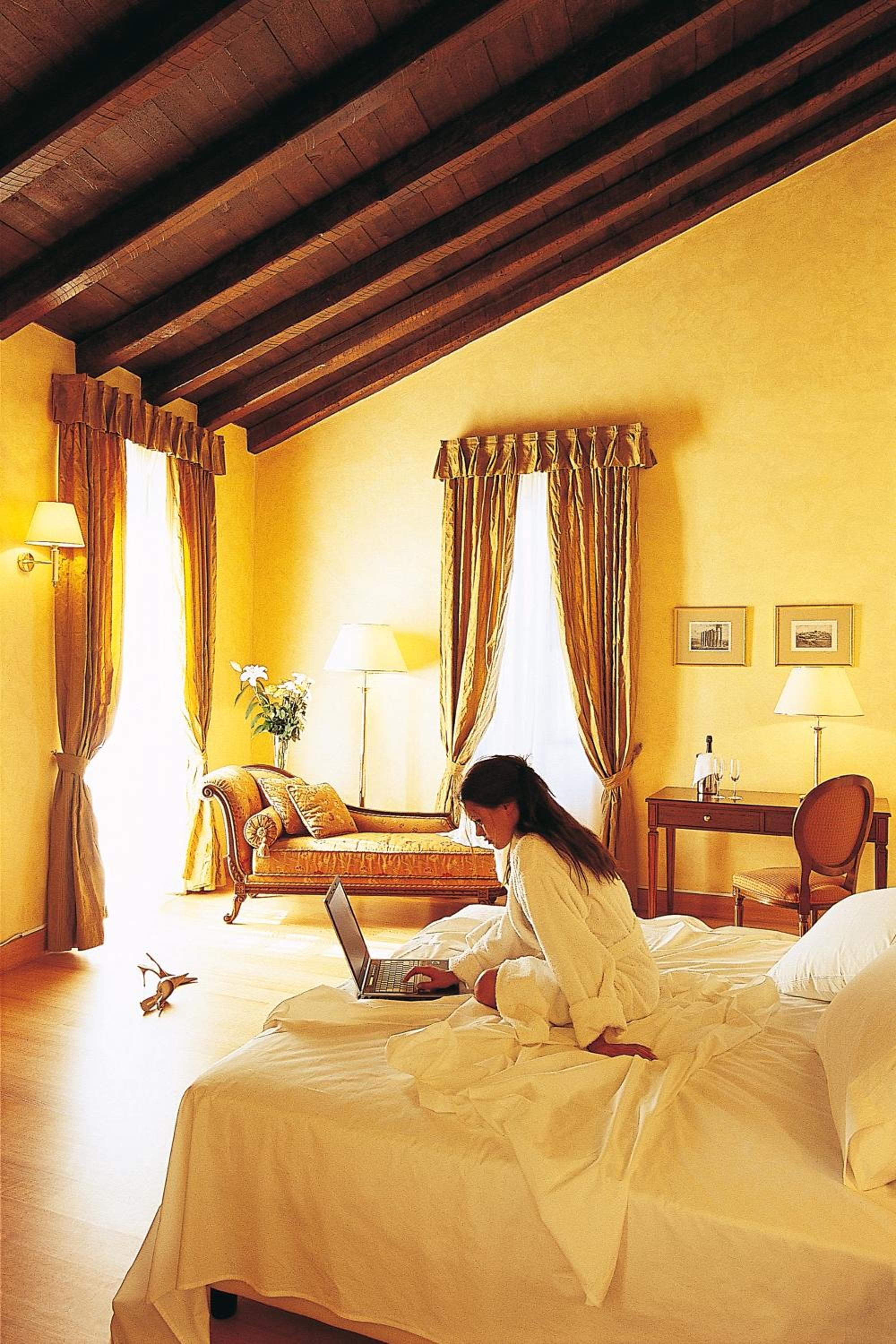 Suite with Fortress View - Photo 7
