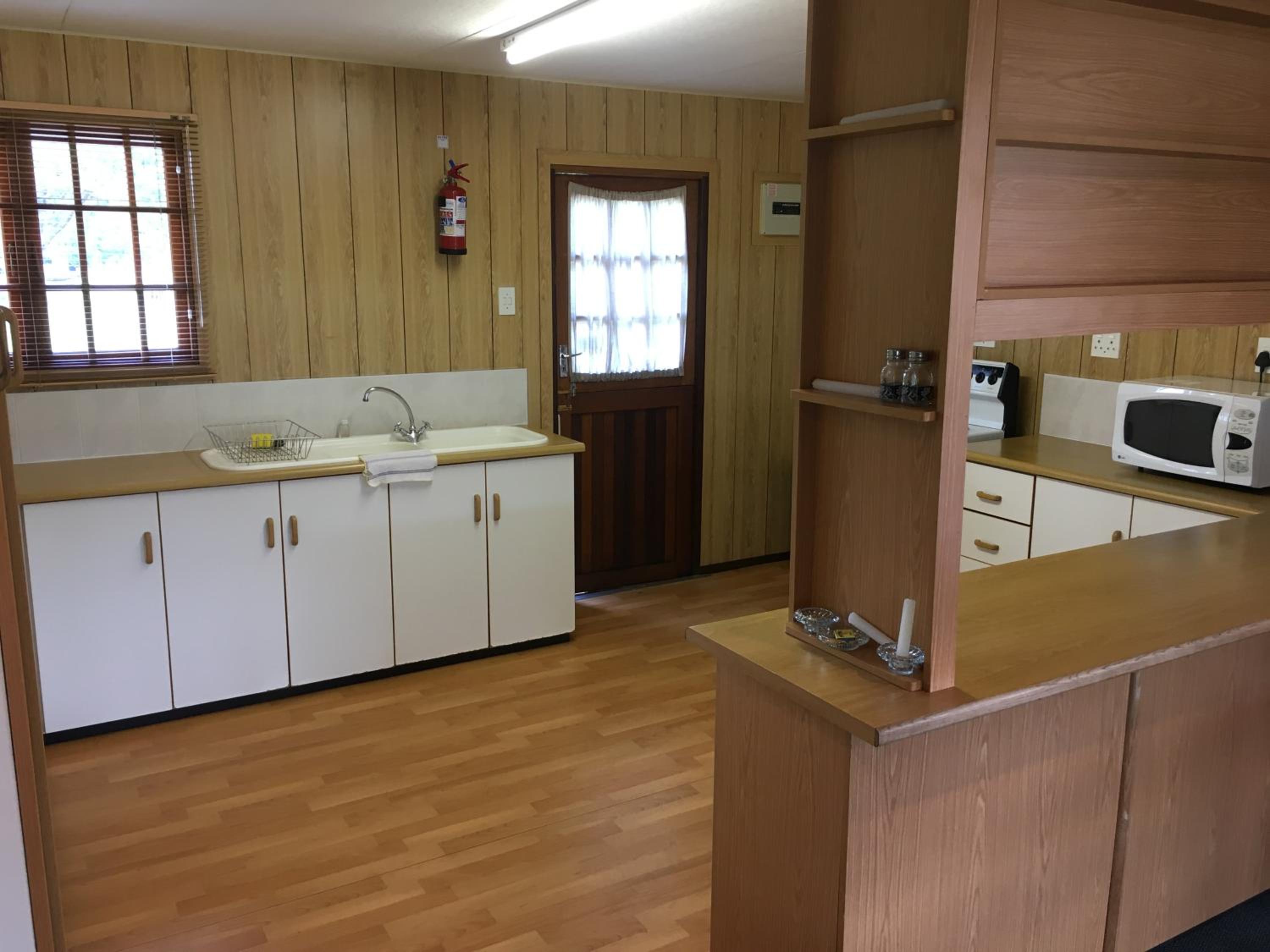 Two-Bedroom Bungalow - Photo 2