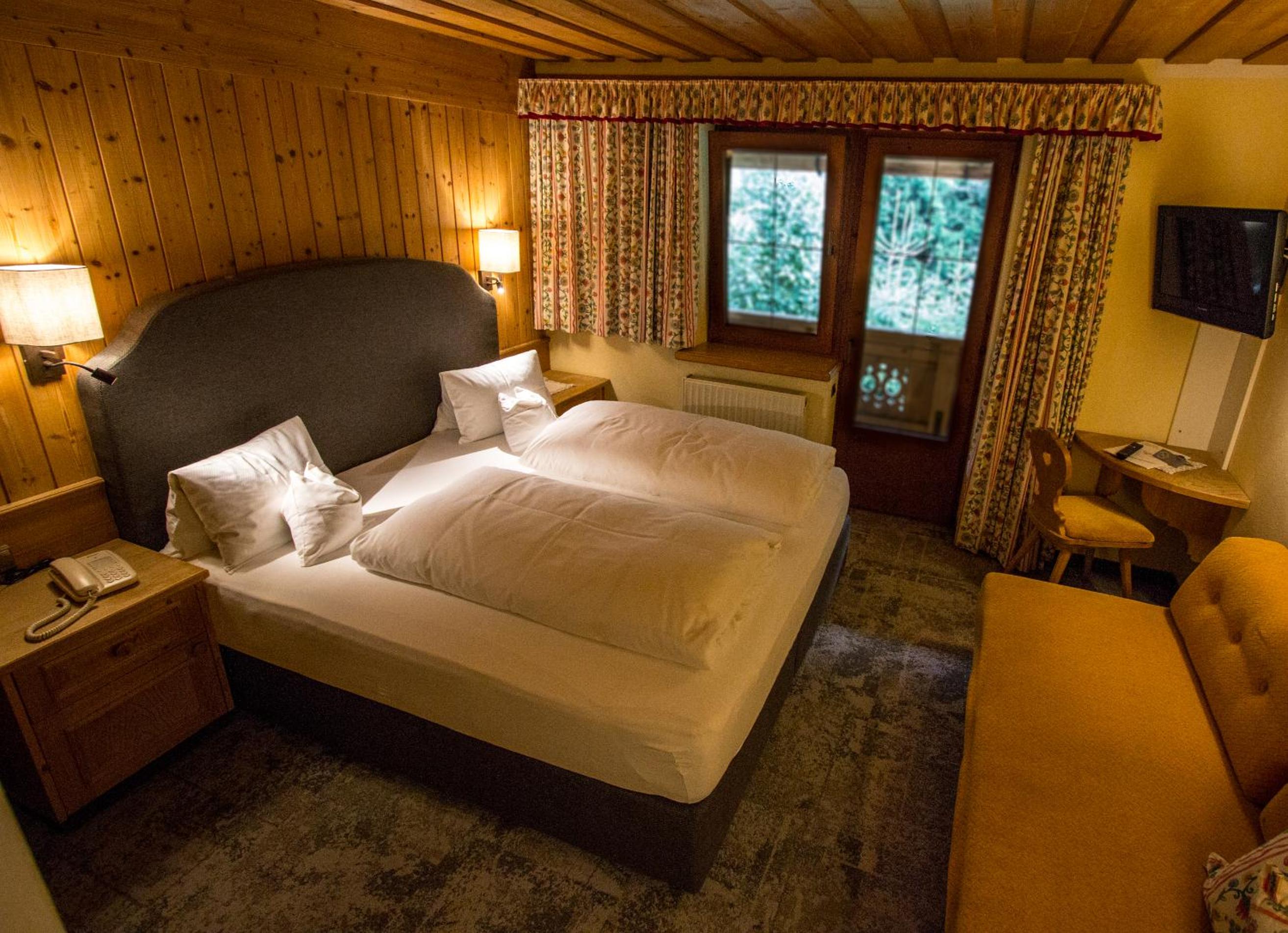 Double Room with Balcony - Annex Gästehaus Wildschütz (656 ft)