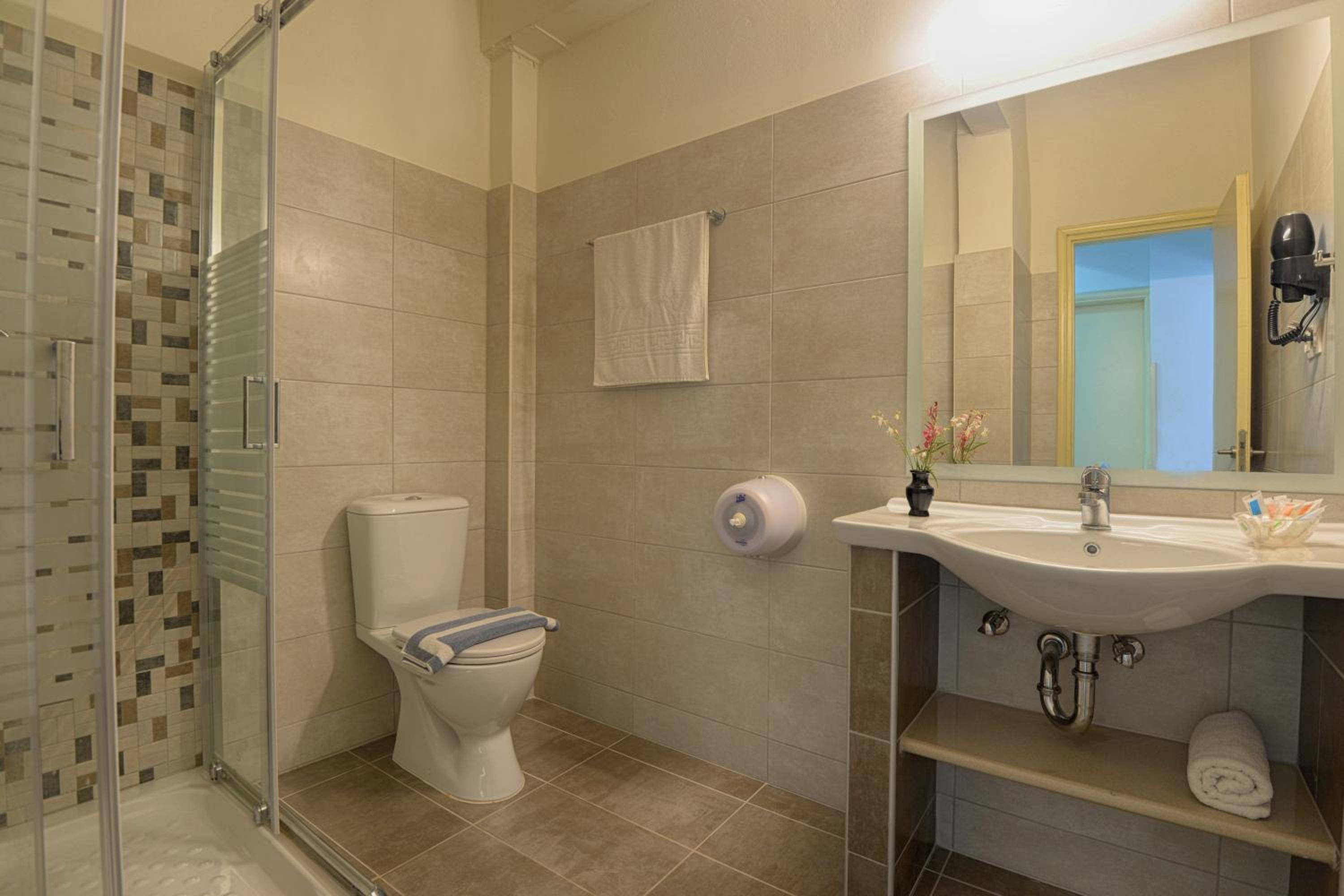 One-Bedroom Apartment - Photo 5