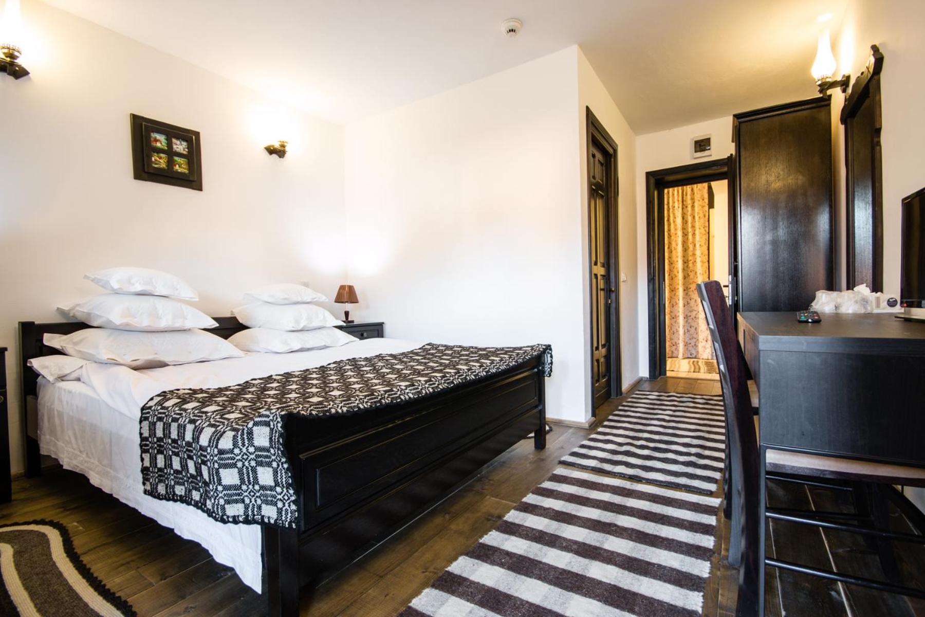 King Room with Mountain View photo 3