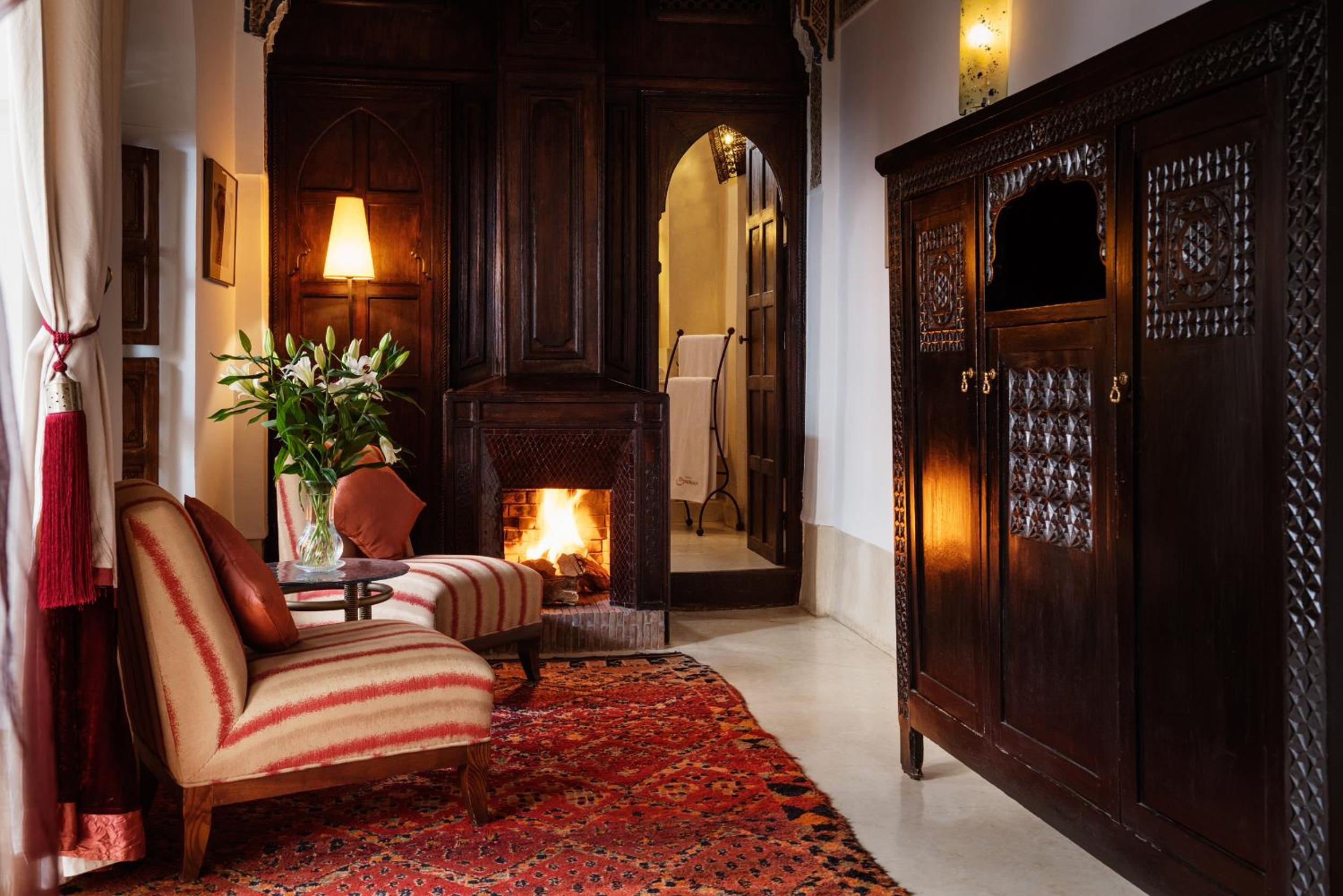 Junior Suite with Balcony - Photo 3