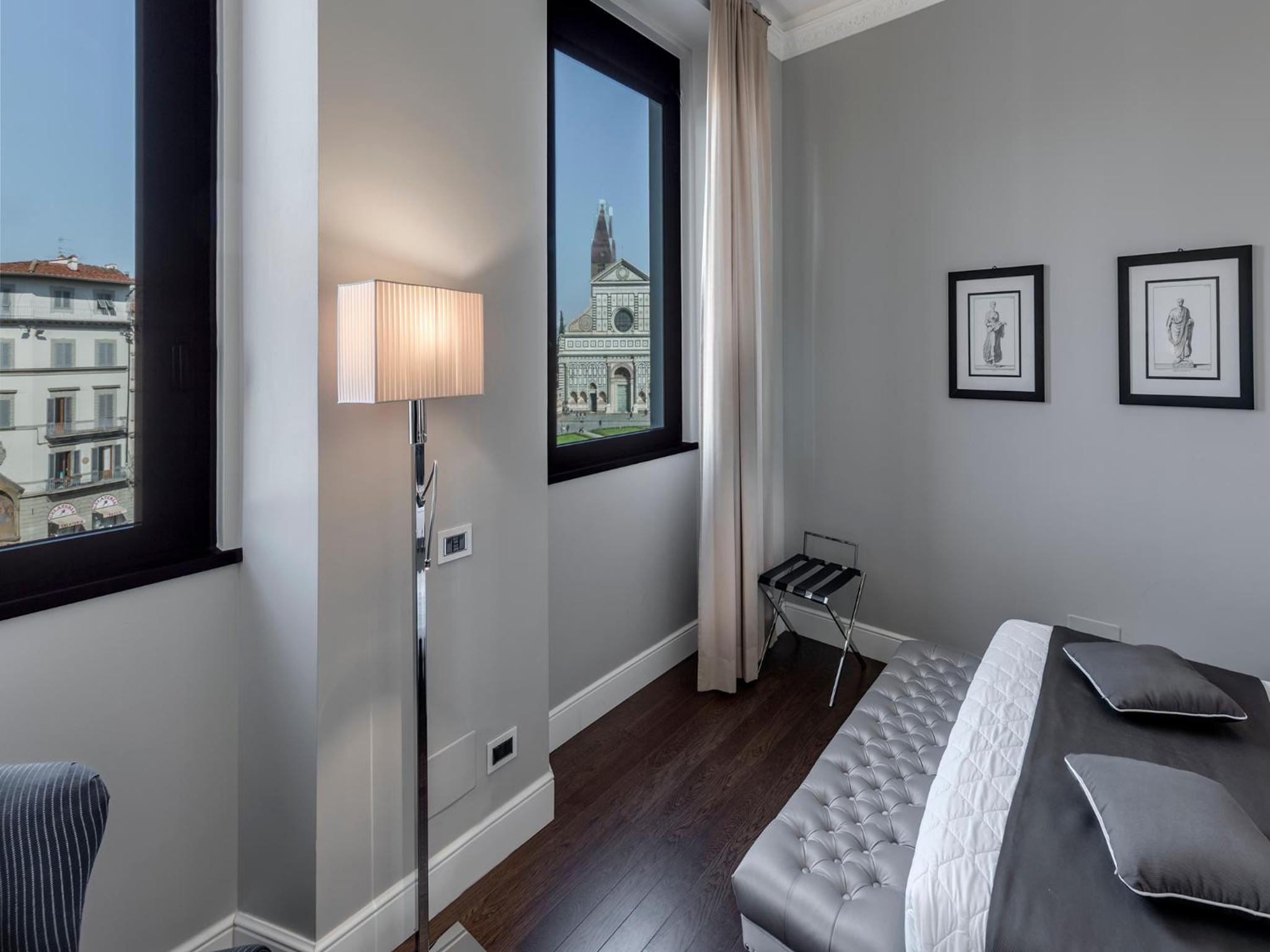 Double or Twin Room with City View thumbnail 5