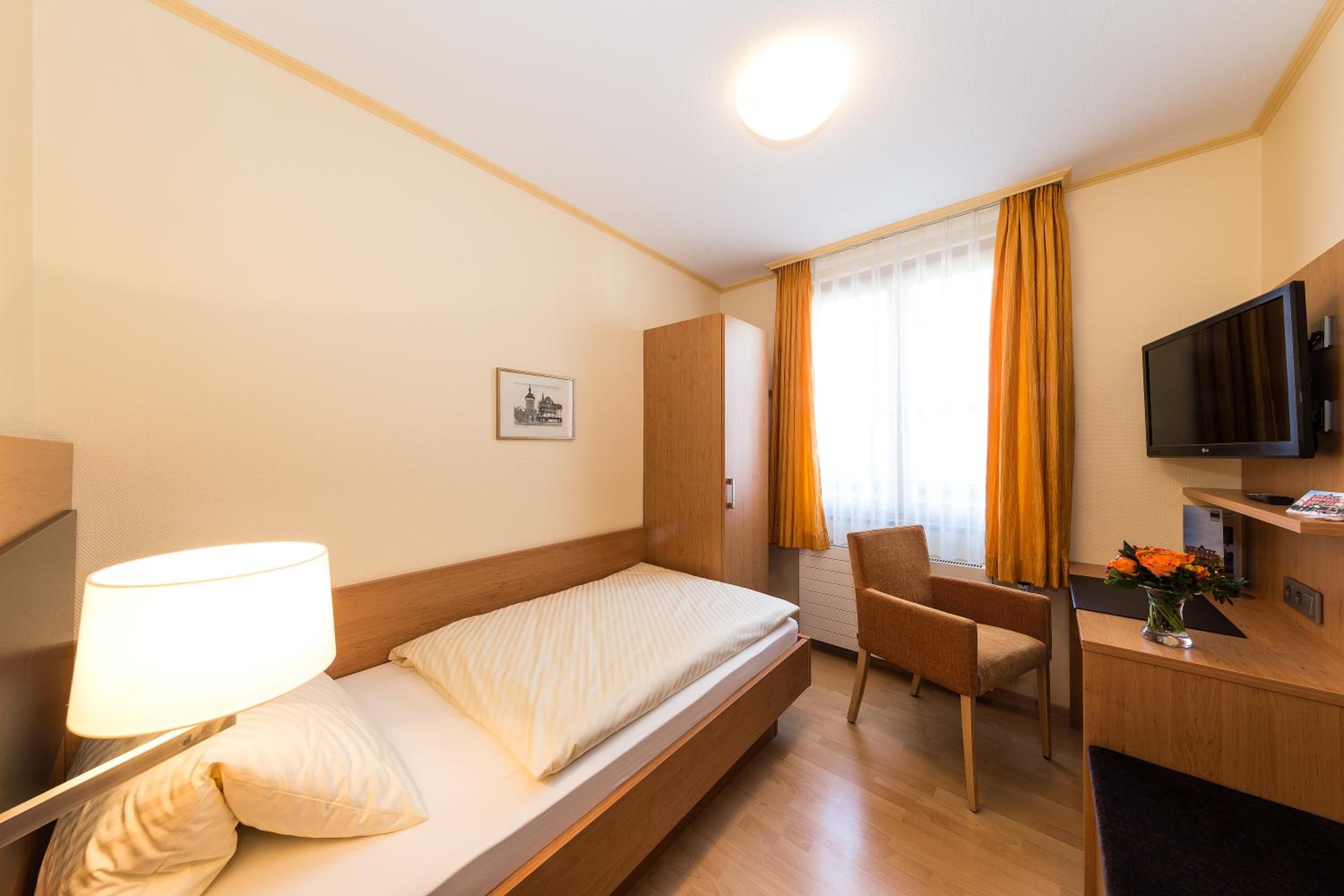Single Room photo 1