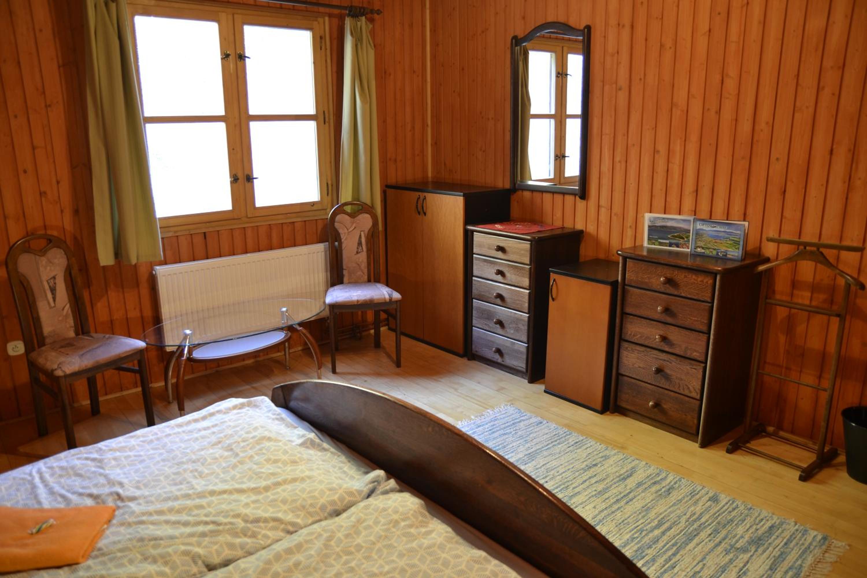 Double Room with Shared Bathroom photo 3